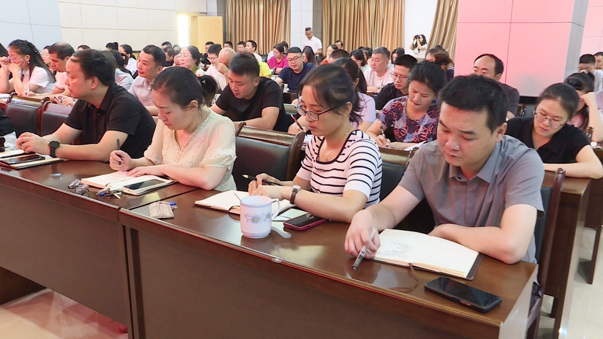 市人社局006_副本.jpg