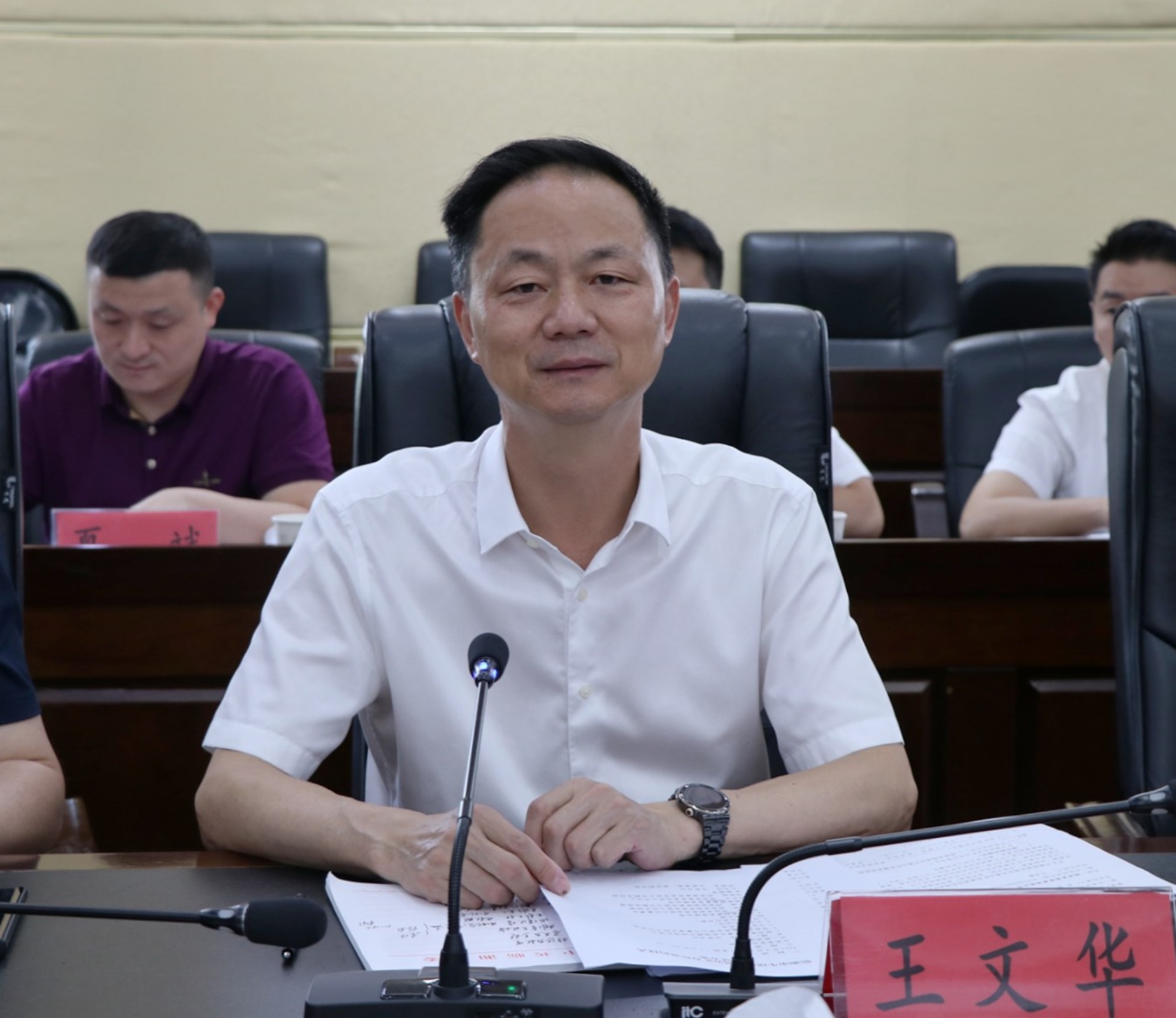 书记签约.jpg2.jpg