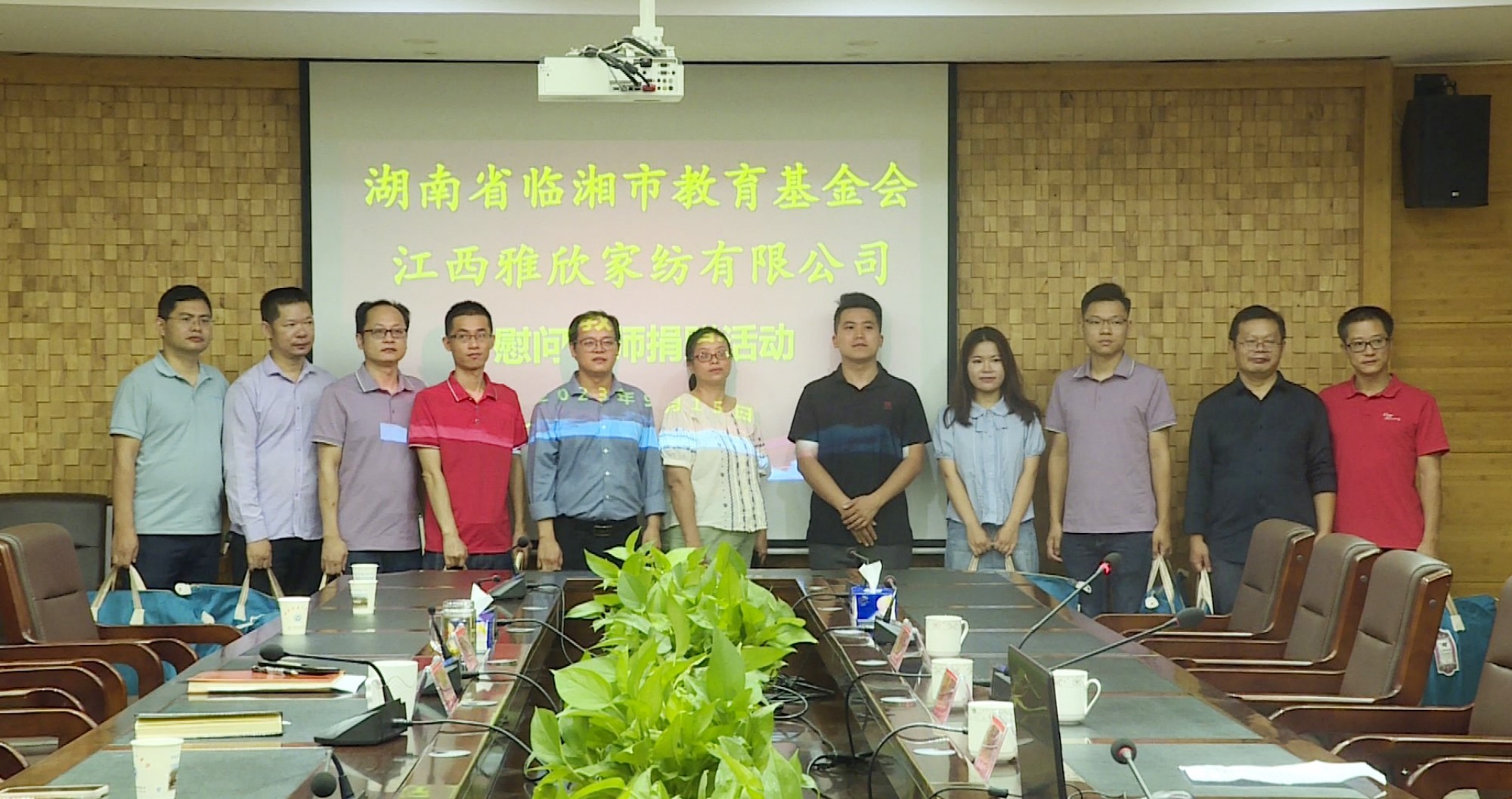雅欣赠送蚕丝被003_副本.jpg