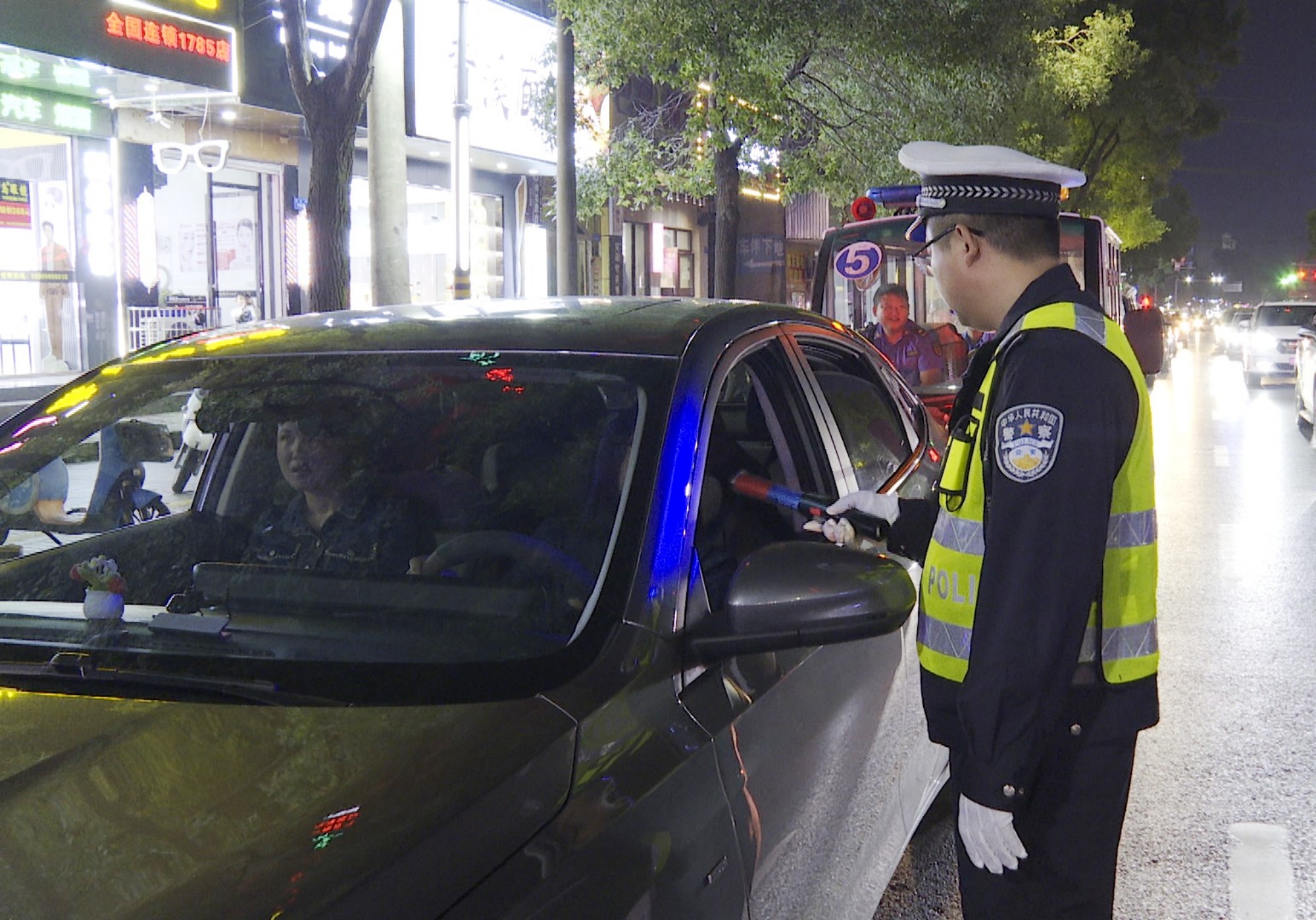 公安夜间巡查003_副本.jpg