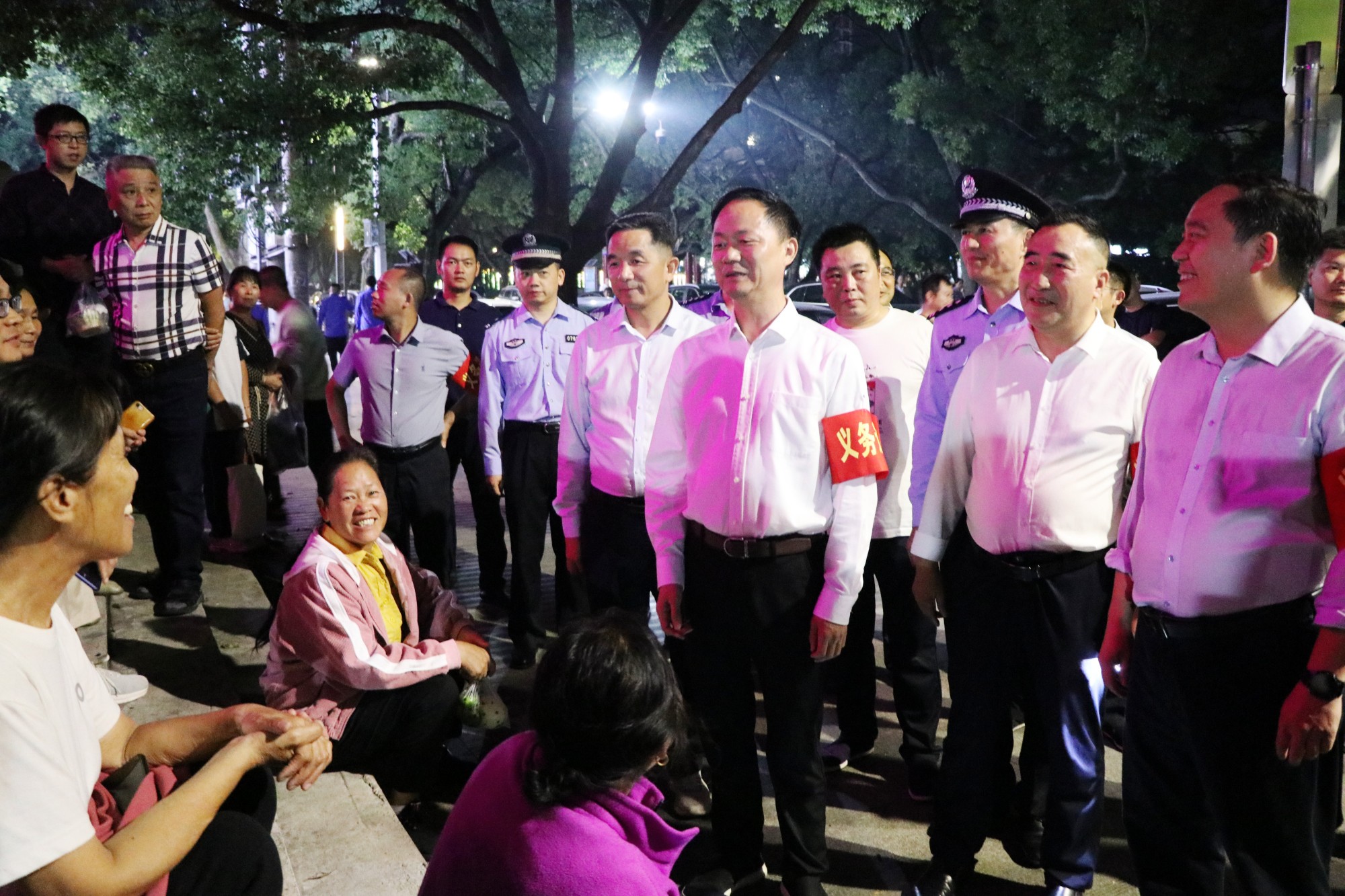 书记夜巡_副本.jpg 书记夜巡_副本.jpg