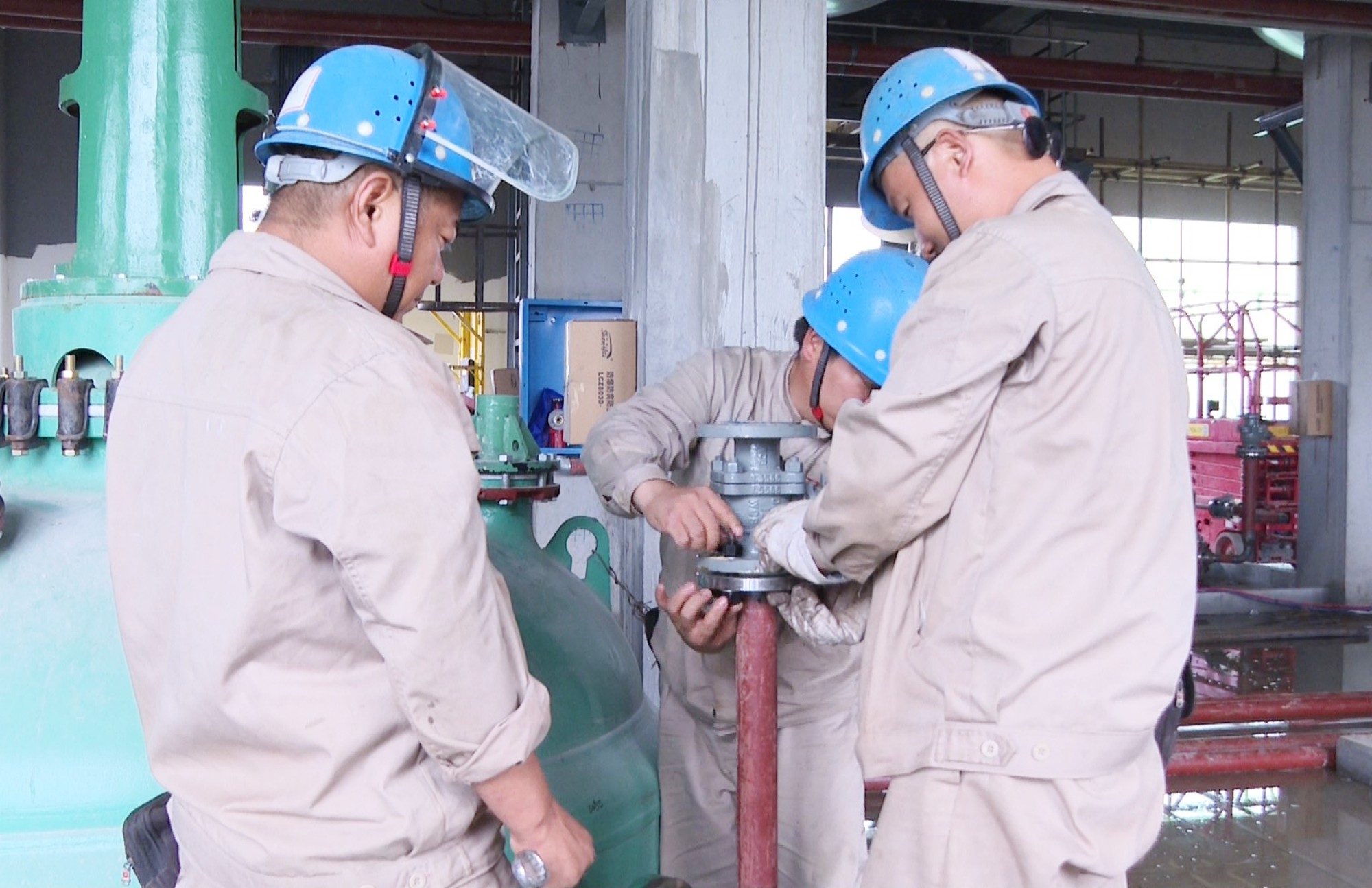 高新区国庆建设不打烊006_副本.jpg 高新区国庆建设不打烊006_副本.jpg