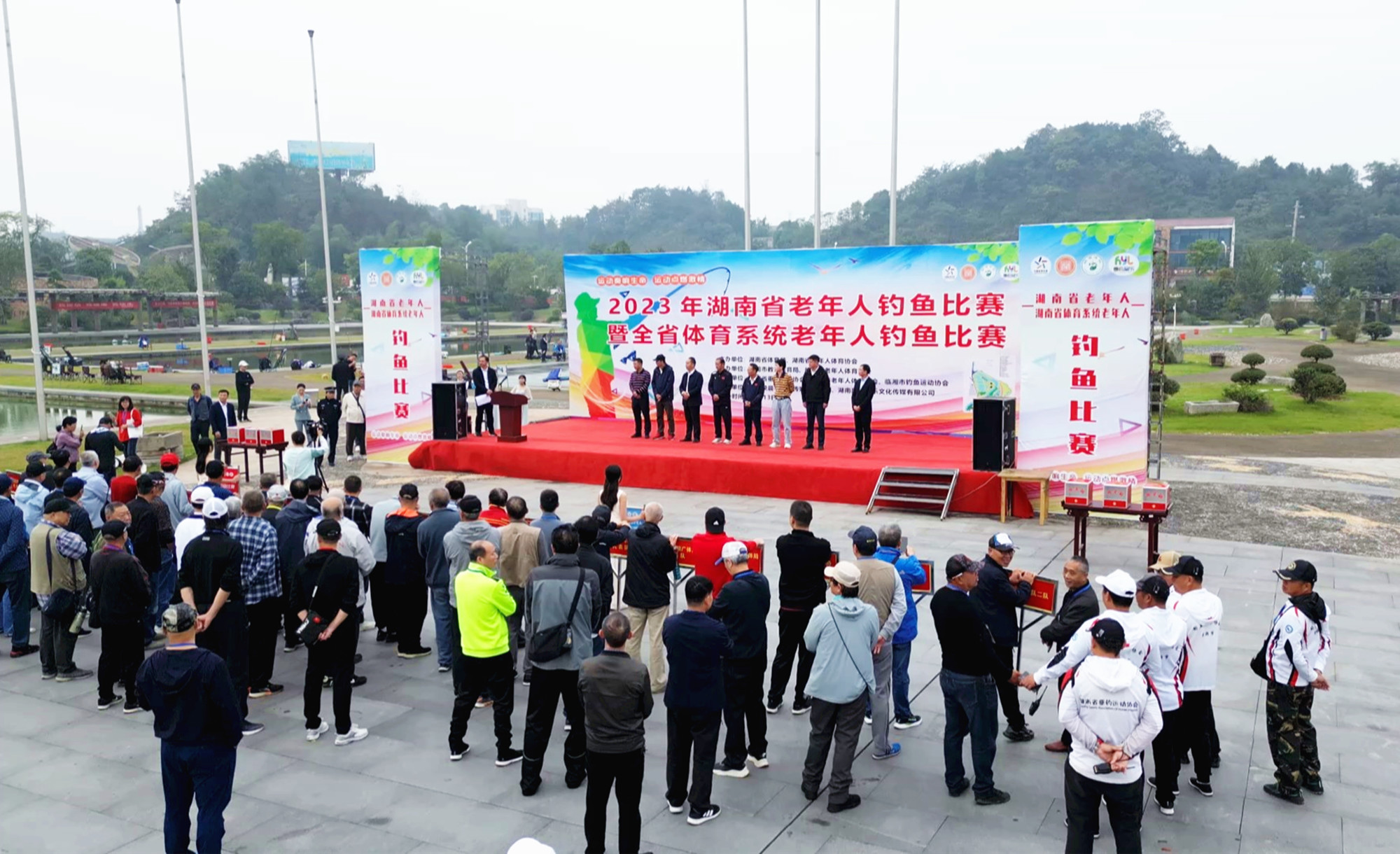 老年钓鱼001_副本.jpg 老年钓鱼001_副本.jpg