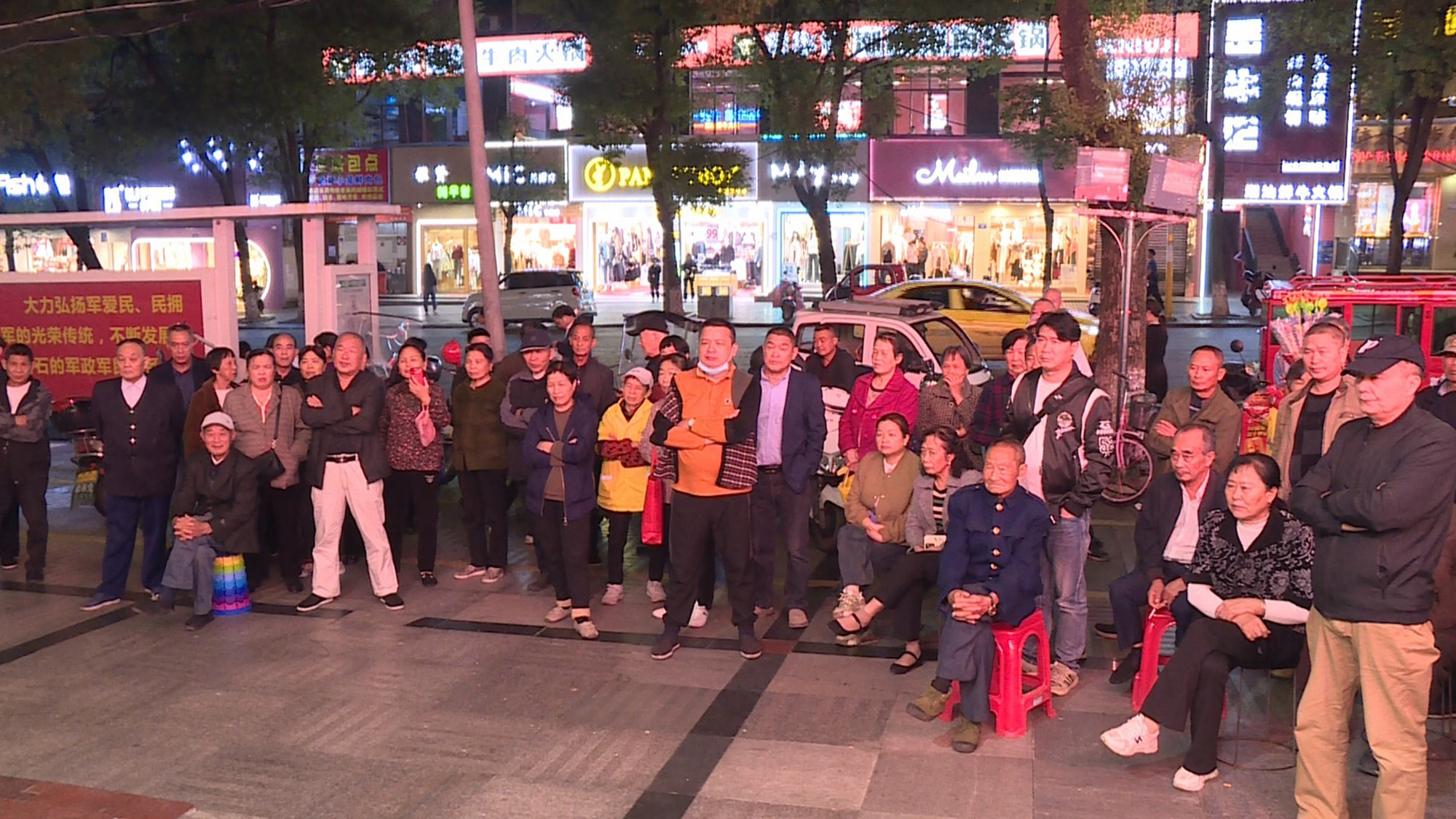 街边剧场010_副本.jpg 街边剧场010_副本.jpg