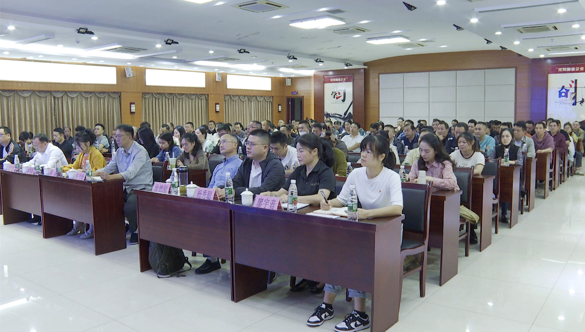 总工会007_副本.jpg 总工会007_副本.jpg