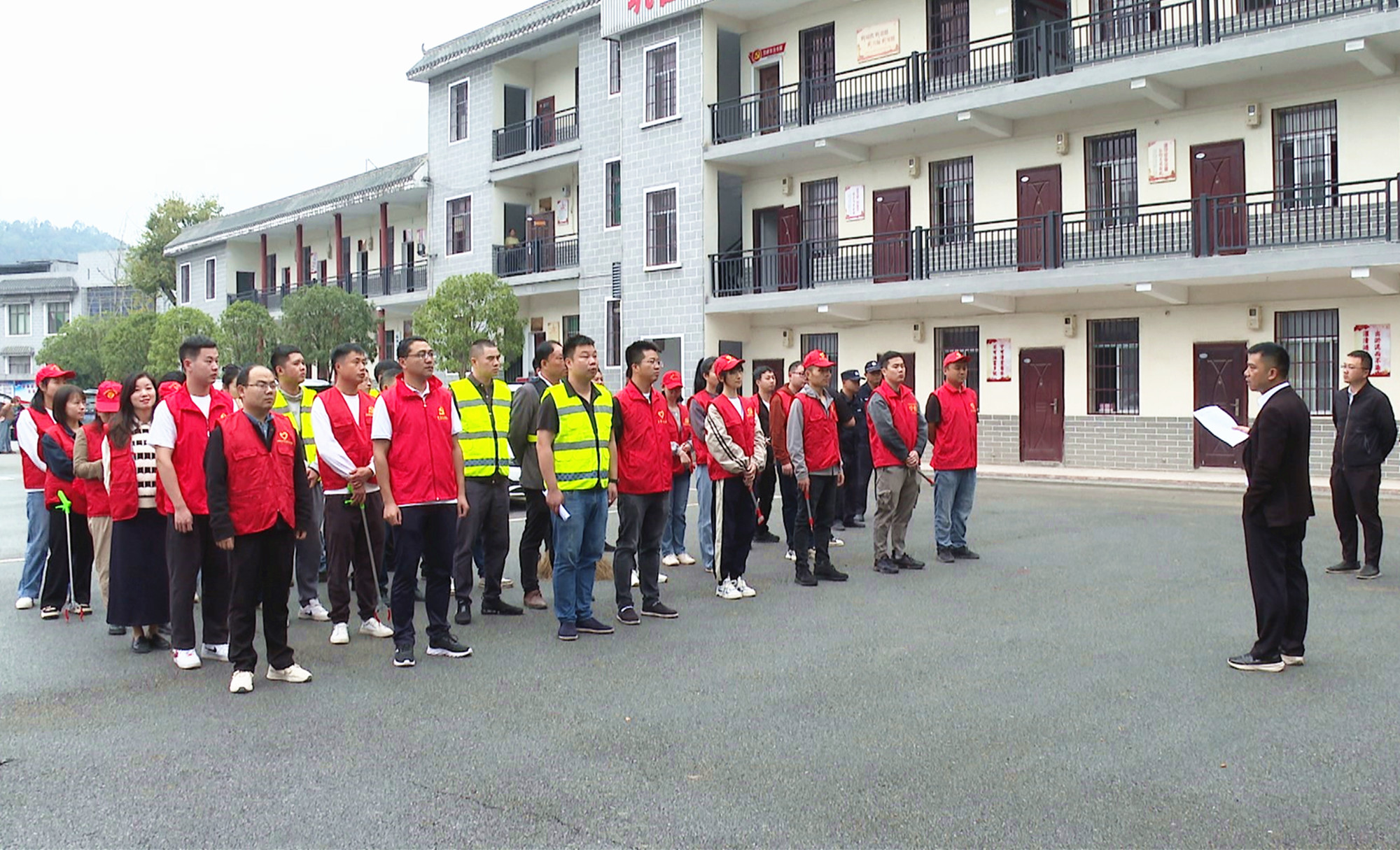 忠防集镇整治001_副本.jpg 忠防集镇整治001_副本.jpg