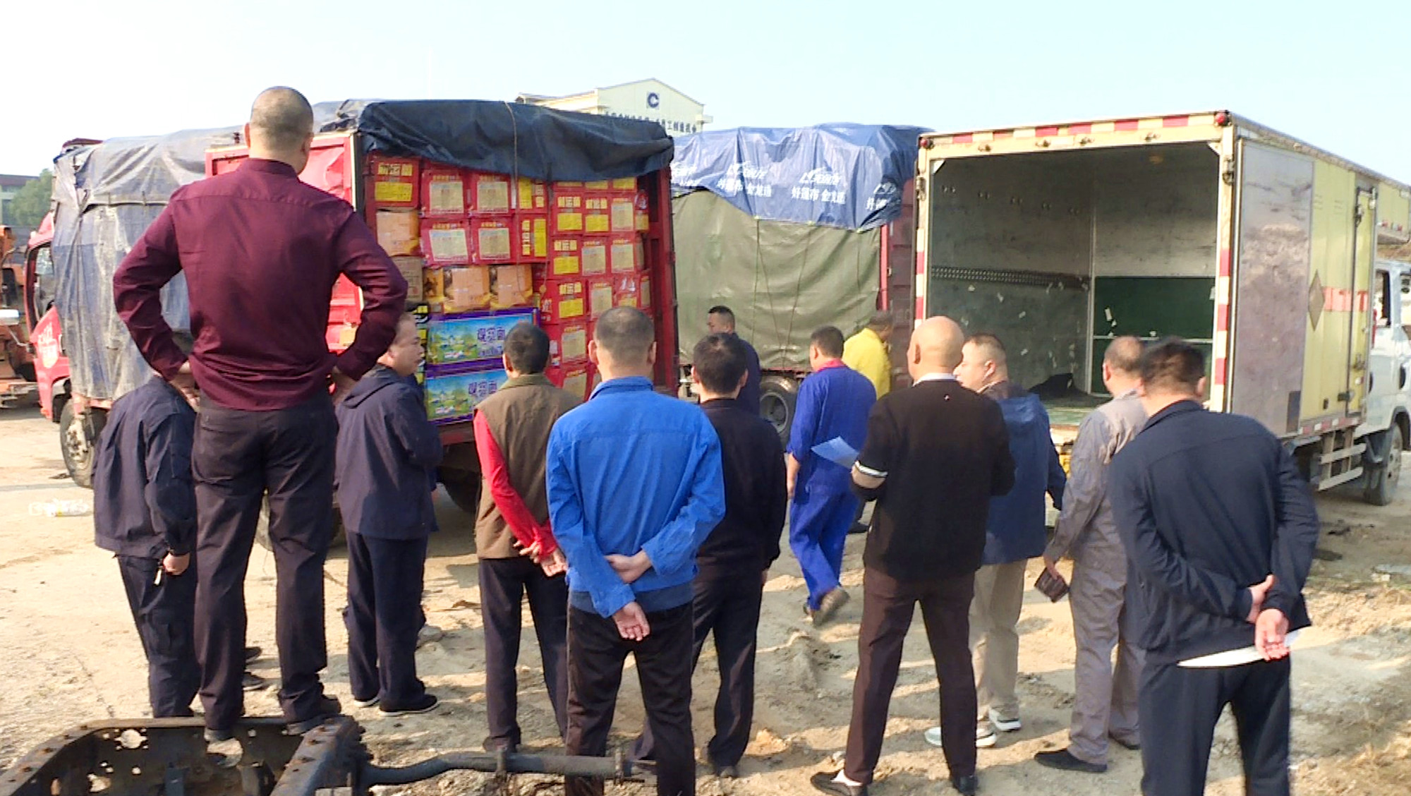 非法运输烟花爆竹003_副本.jpg 非法运输烟花爆竹003_副本.jpg