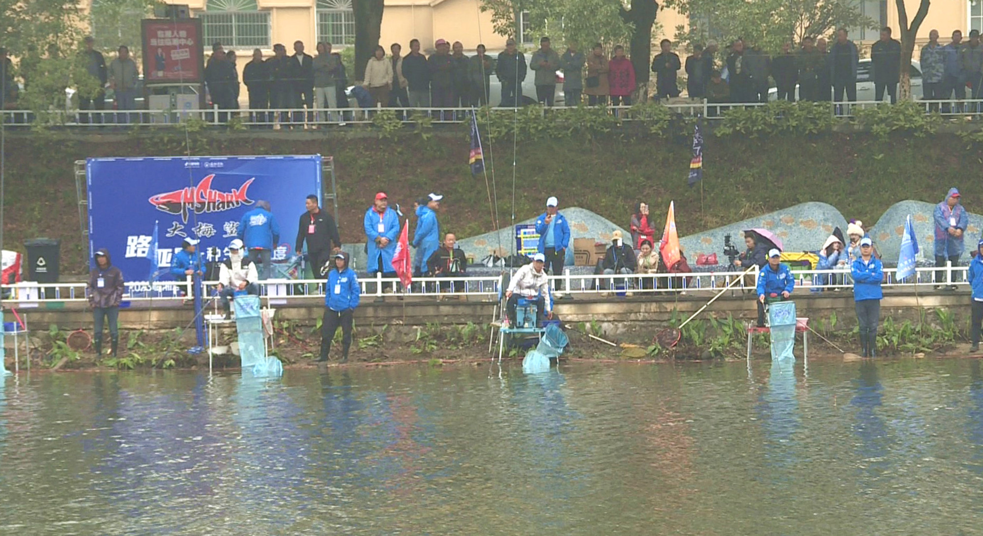 钓鱼选拔赛开赛006_副本.jpg 钓鱼选拔赛开赛006_副本.jpg