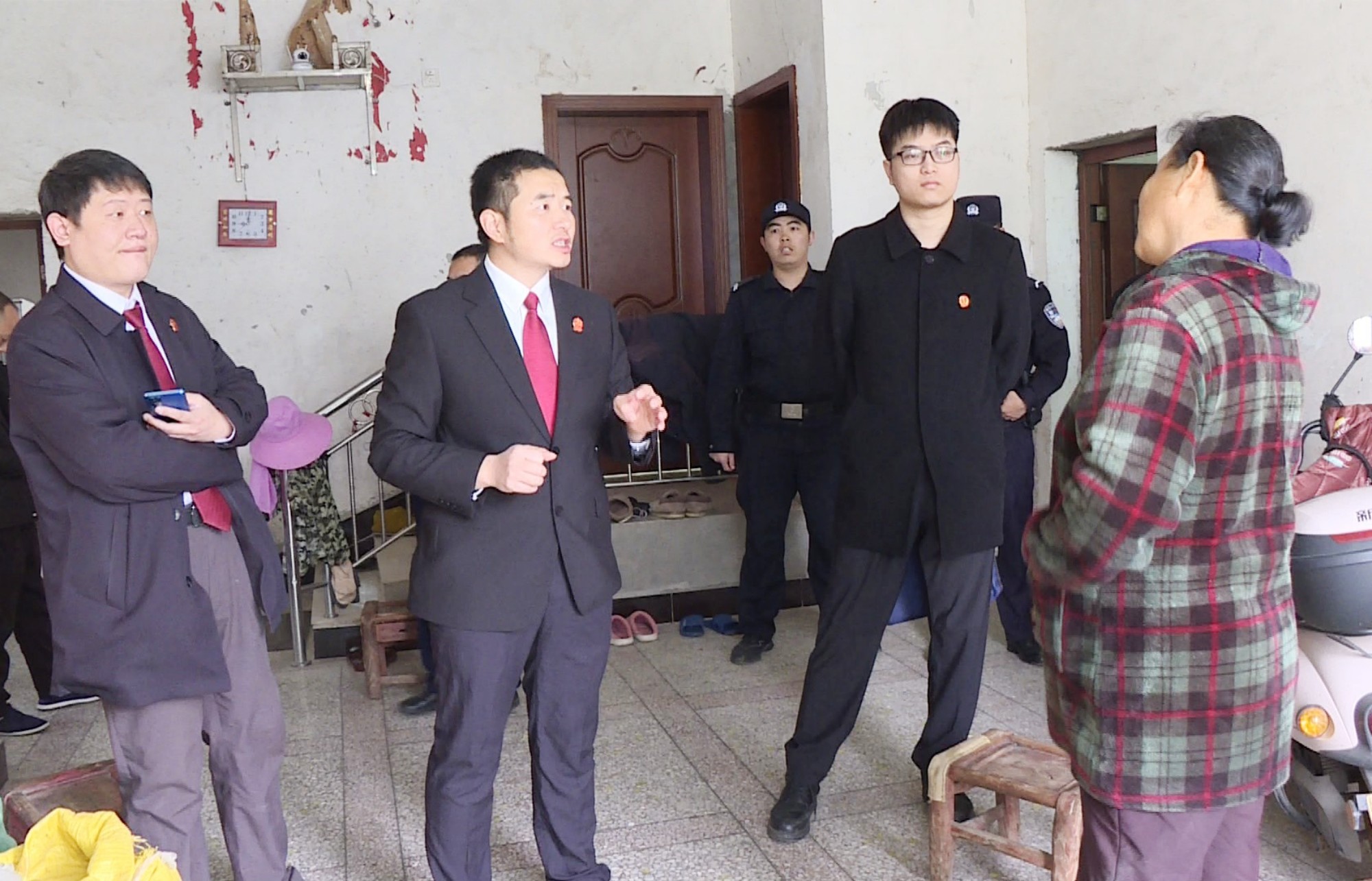 法院4_副本.jpg 法院4_副本.jpg