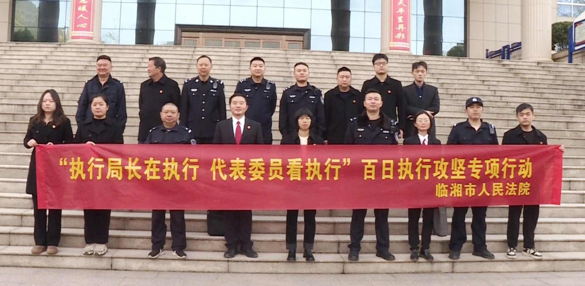 法院001_副本.jpg 法院001_副本.jpg