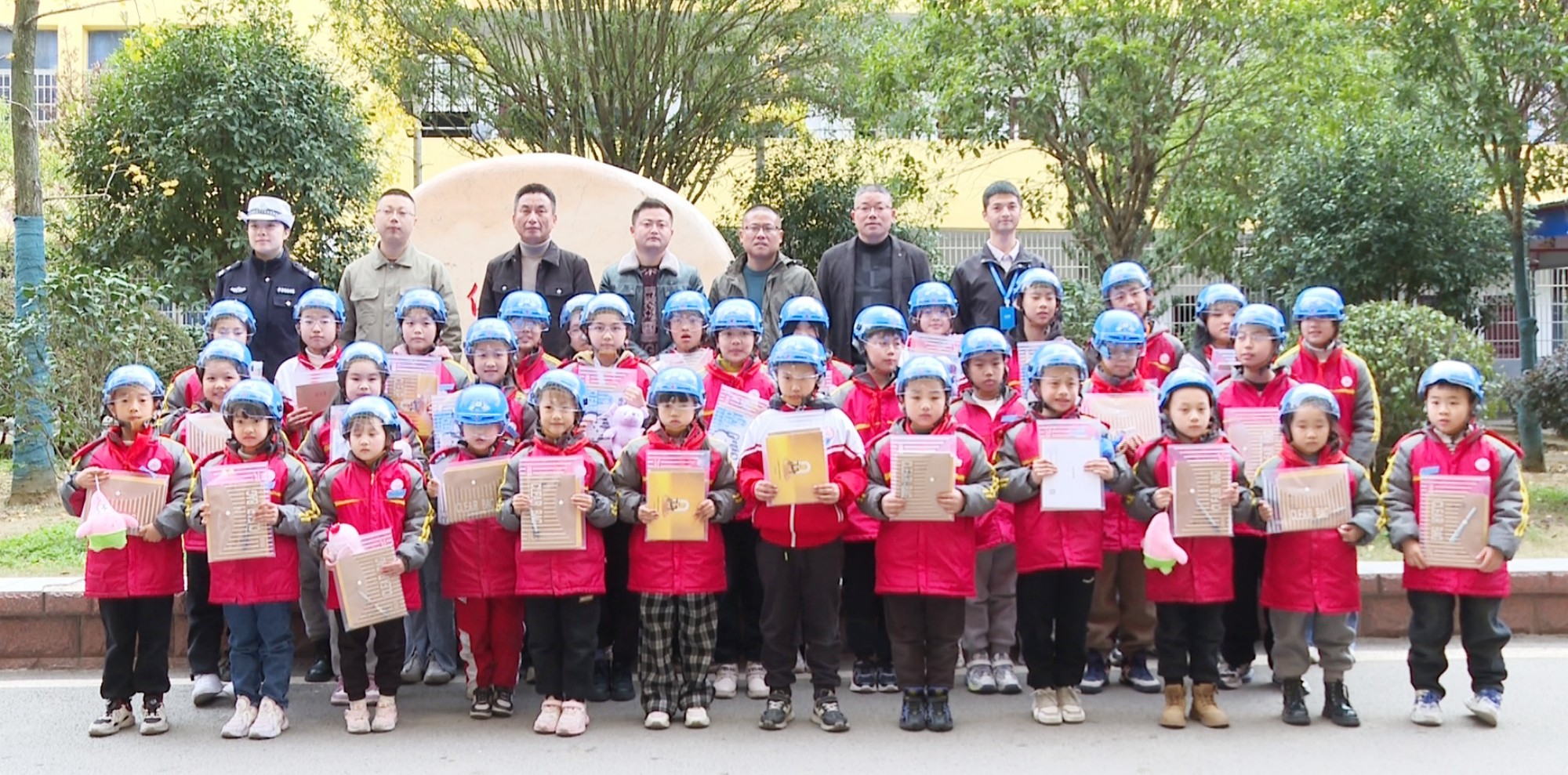 交通安全日009_副本.jpg 交通安全日009_副本.jpg