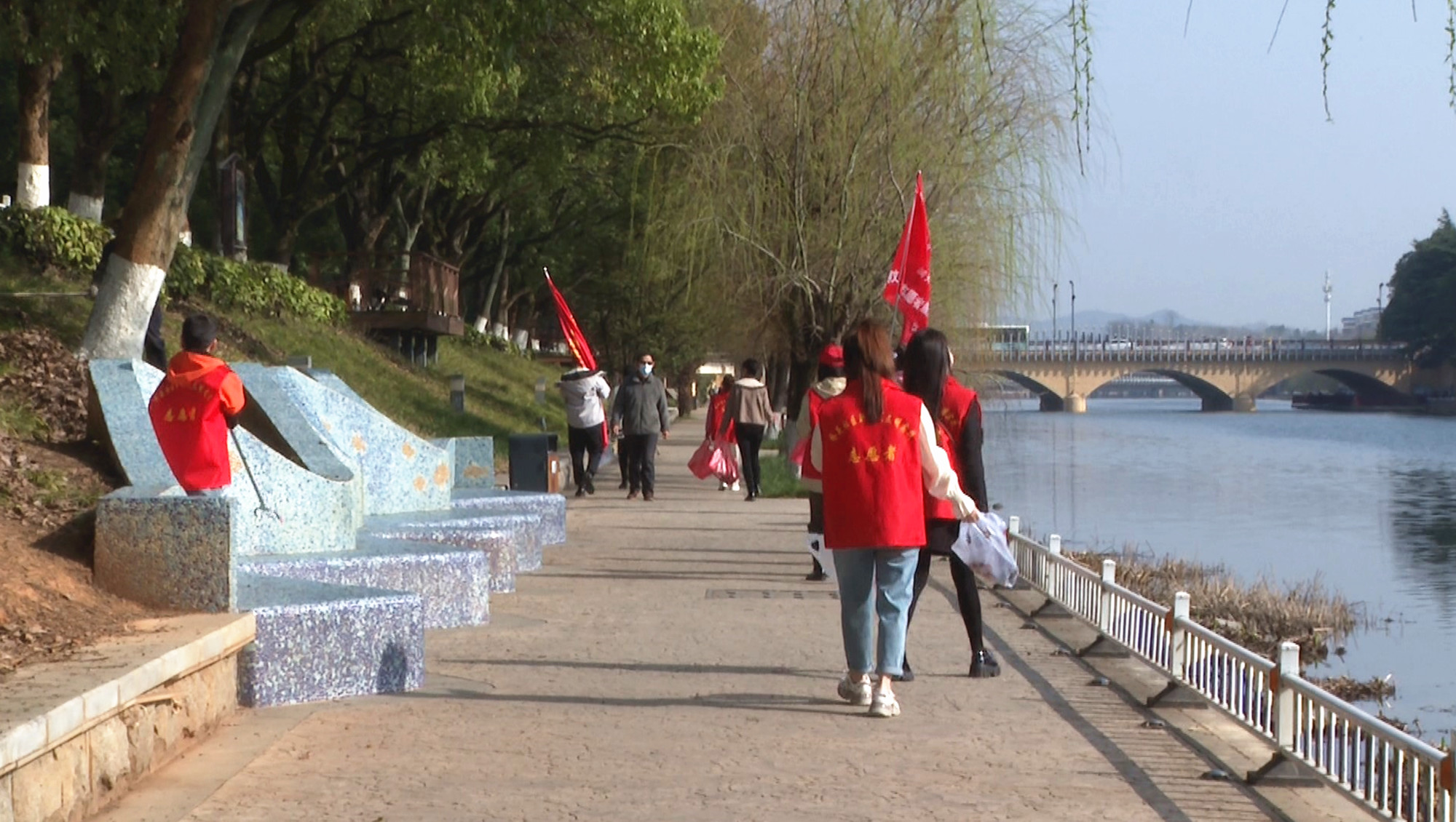 市青年志愿者002_副本.jpg 市青年志愿者002_副本.jpg