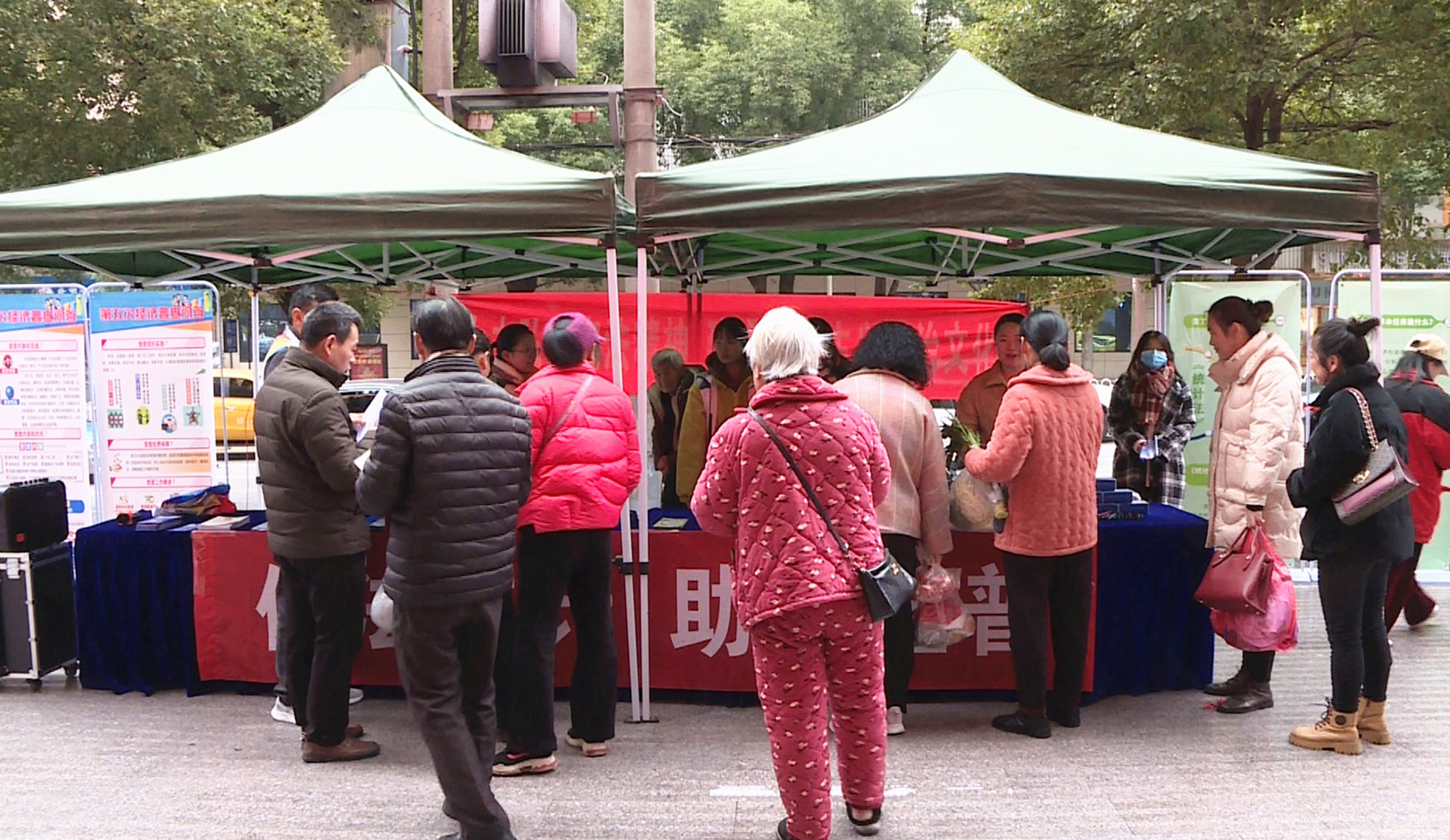 统计宣传日003_副本.jpg 统计宣传日003_副本.jpg