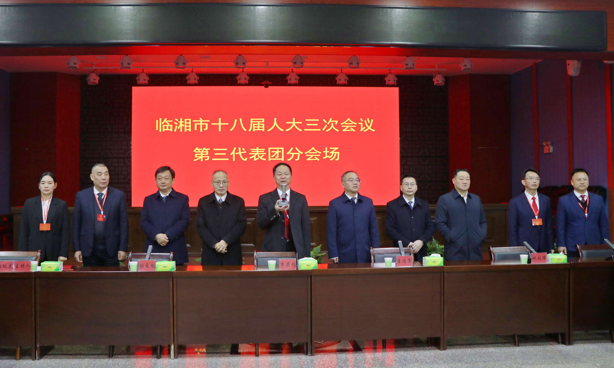 12.22书记市长 文华书记率提名候选人到团与代表见面活动1_副本.jpg 12.22书记市长 文华书记率提名候选人到团与代表见面活动1_副本.jpg