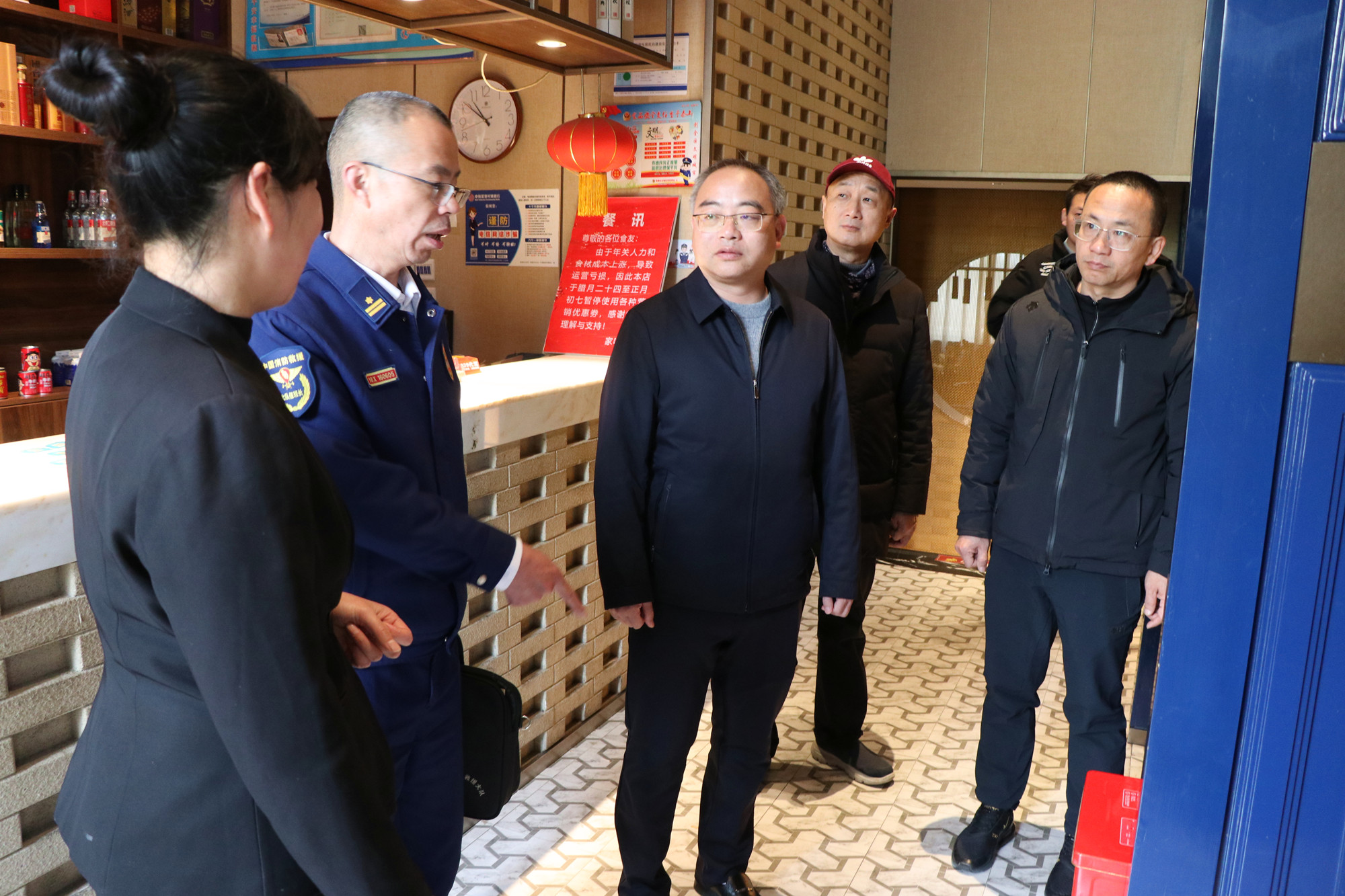 2.17市长督导春节消防工作2_副本.jpg