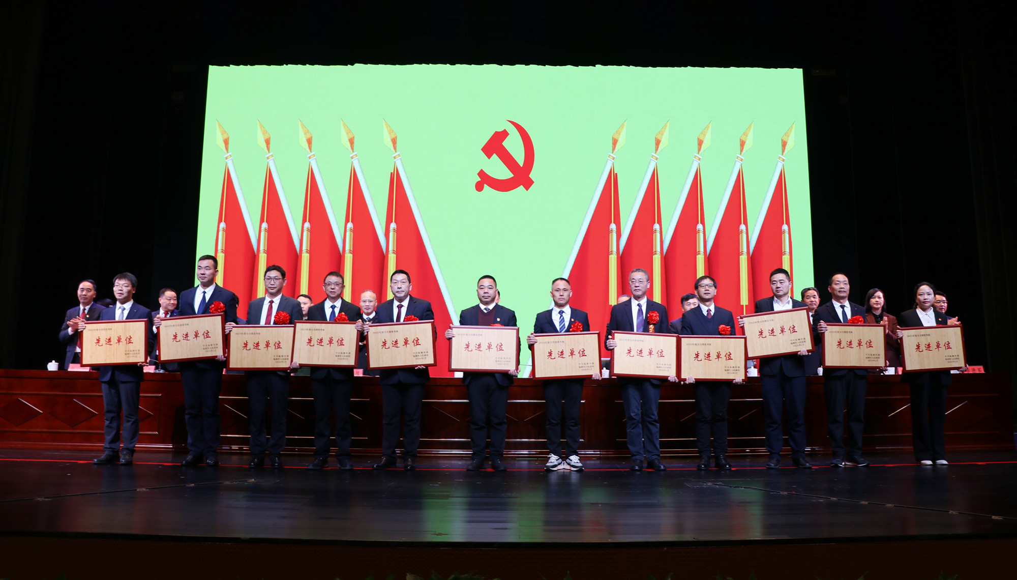 2.22书记市长 三级干部会3_副本.jpg