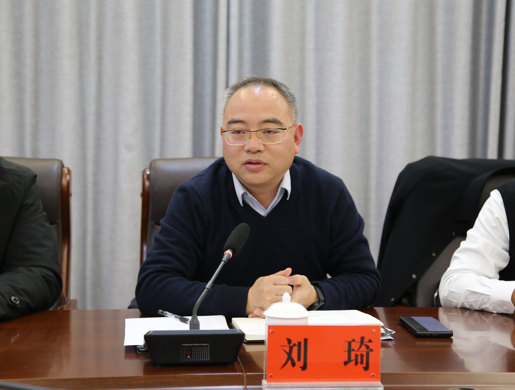 2.20市长，调研发改委 2_副本.jpg