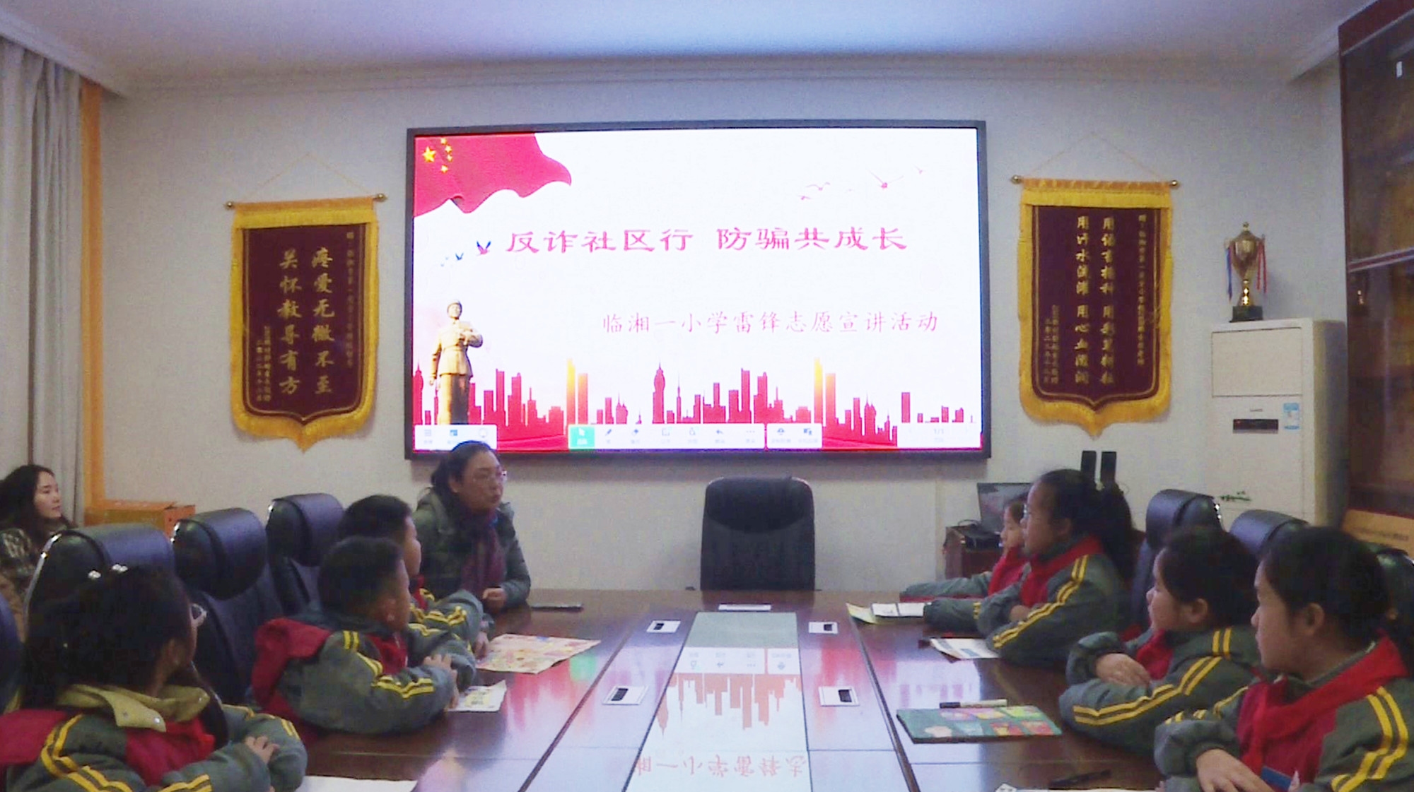 一小学雷锋003_副本.jpg