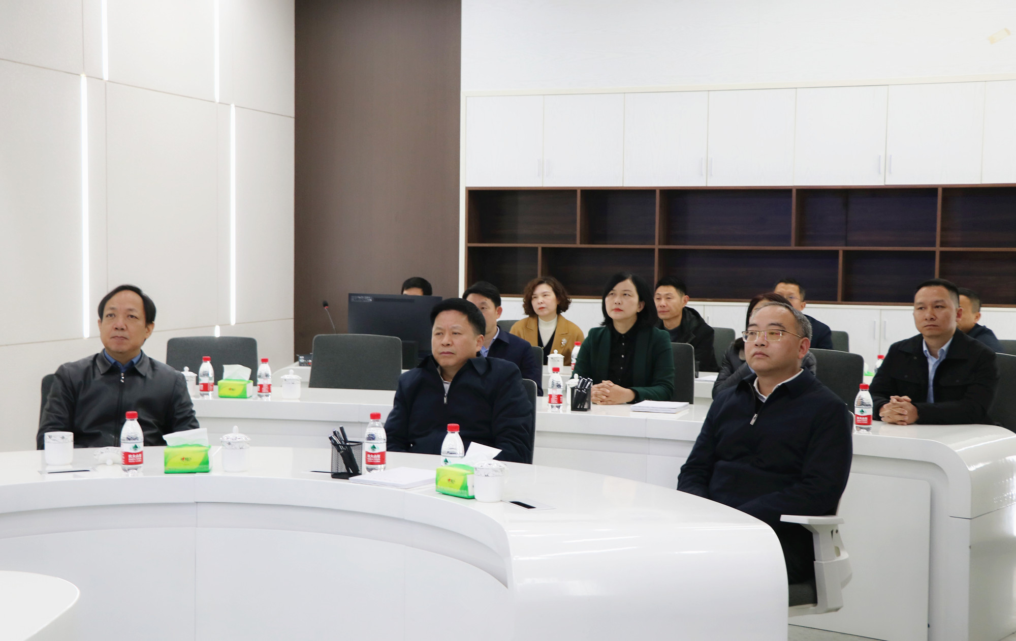 3.6市长 省广播电视局局长来我中心调研（蓝光）_副本.jpg