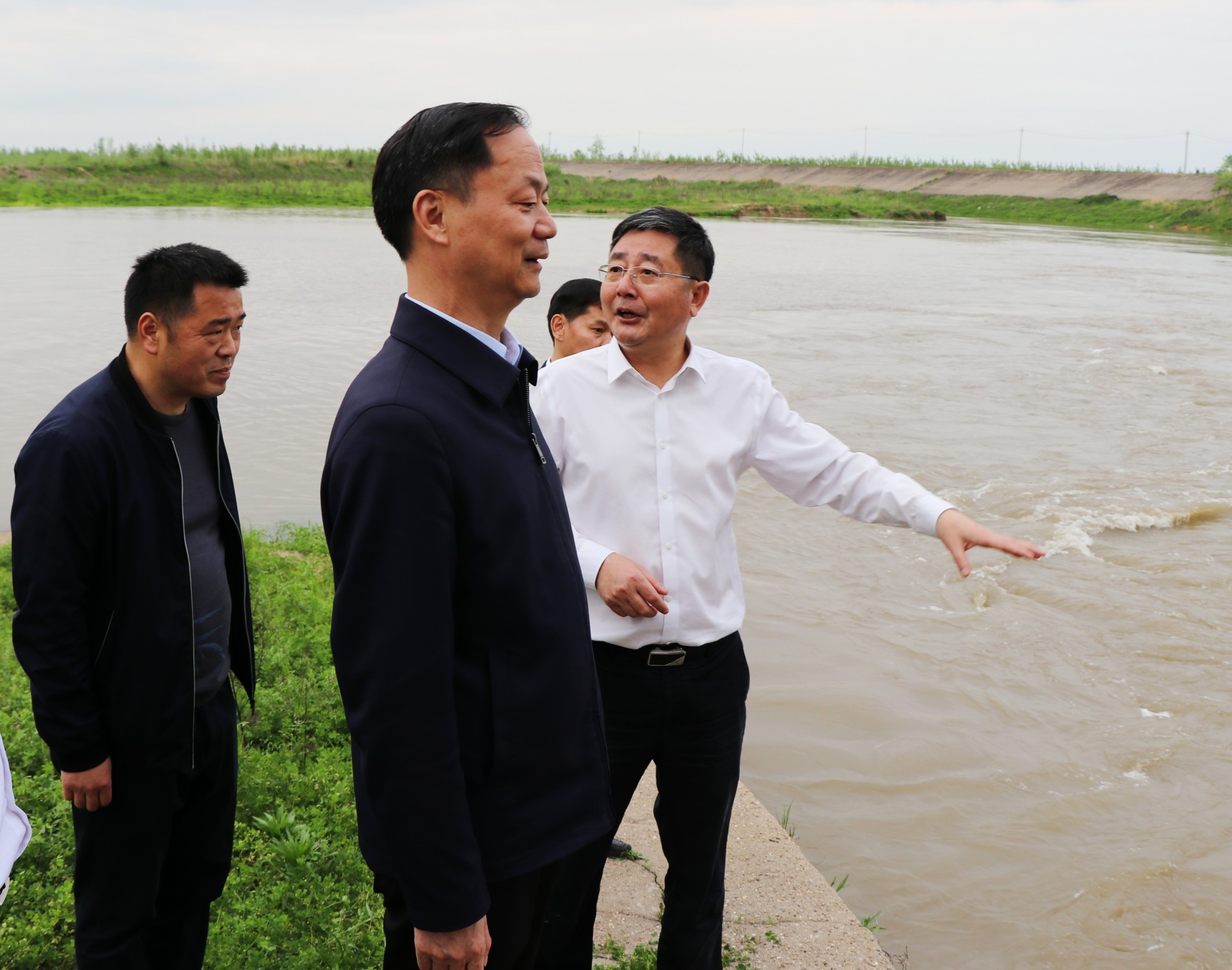 书记水利.jpg1.jpg