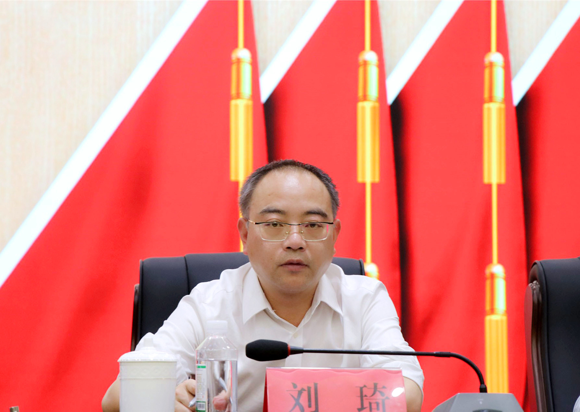 4.15书记市长 全市党纪学习教育启动部署会5_副本.jpg 4.15书记市长 全市党纪学习教育启动部署会5_副本.jpg