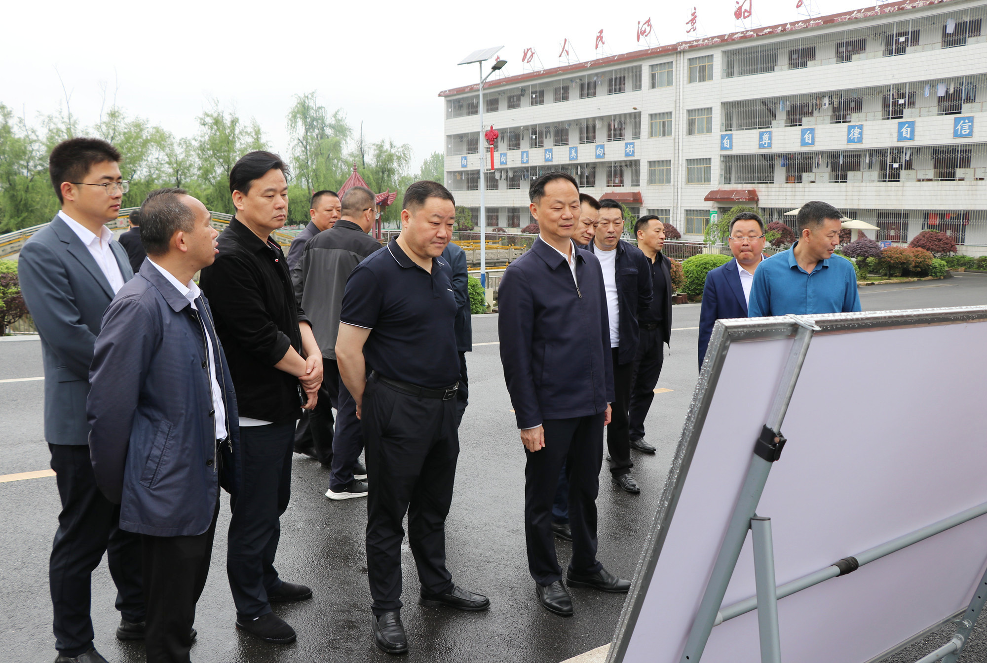 4.17书记调研三年攻坚，教育1_副本.jpg