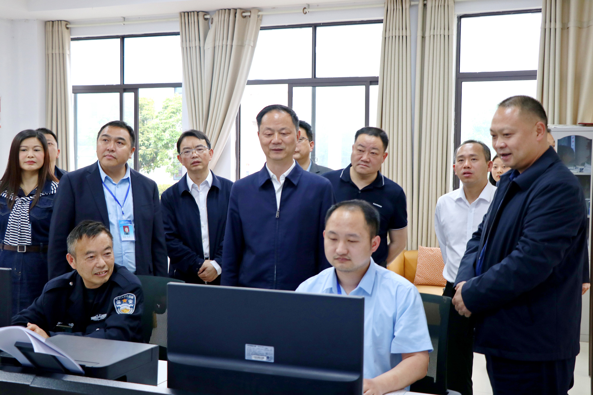 4.17书记调研民政工作2_副本.jpg