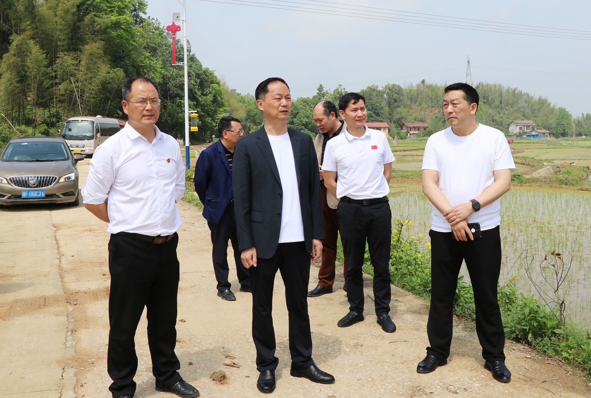 4.18书记调研羊楼司 （民生，村集体经济）3_副本.jpg