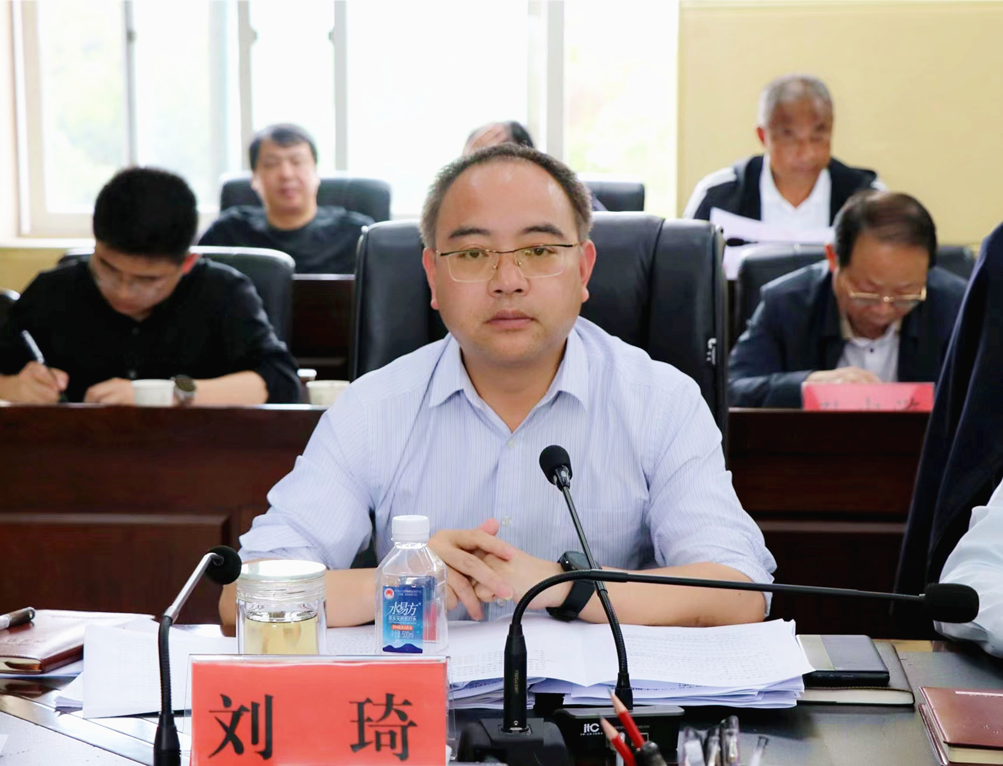 4.18习书记考察湖南书记市长 市委常委会4(名牌)_副本.jpg 4.18习书记考察湖南书记市长 市委常委会4(名牌)_副本.jpg