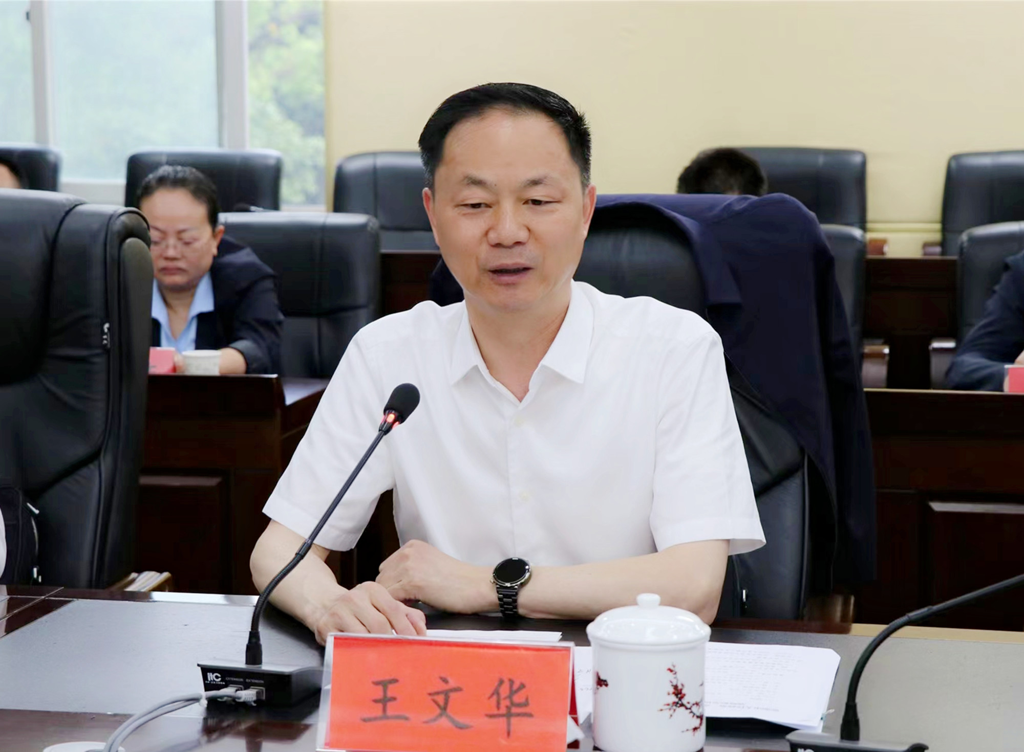 4.19书记市长与湖南水务签约3(名牌)_副本.jpg 4.19书记市长与湖南水务签约3(名牌)_副本.jpg