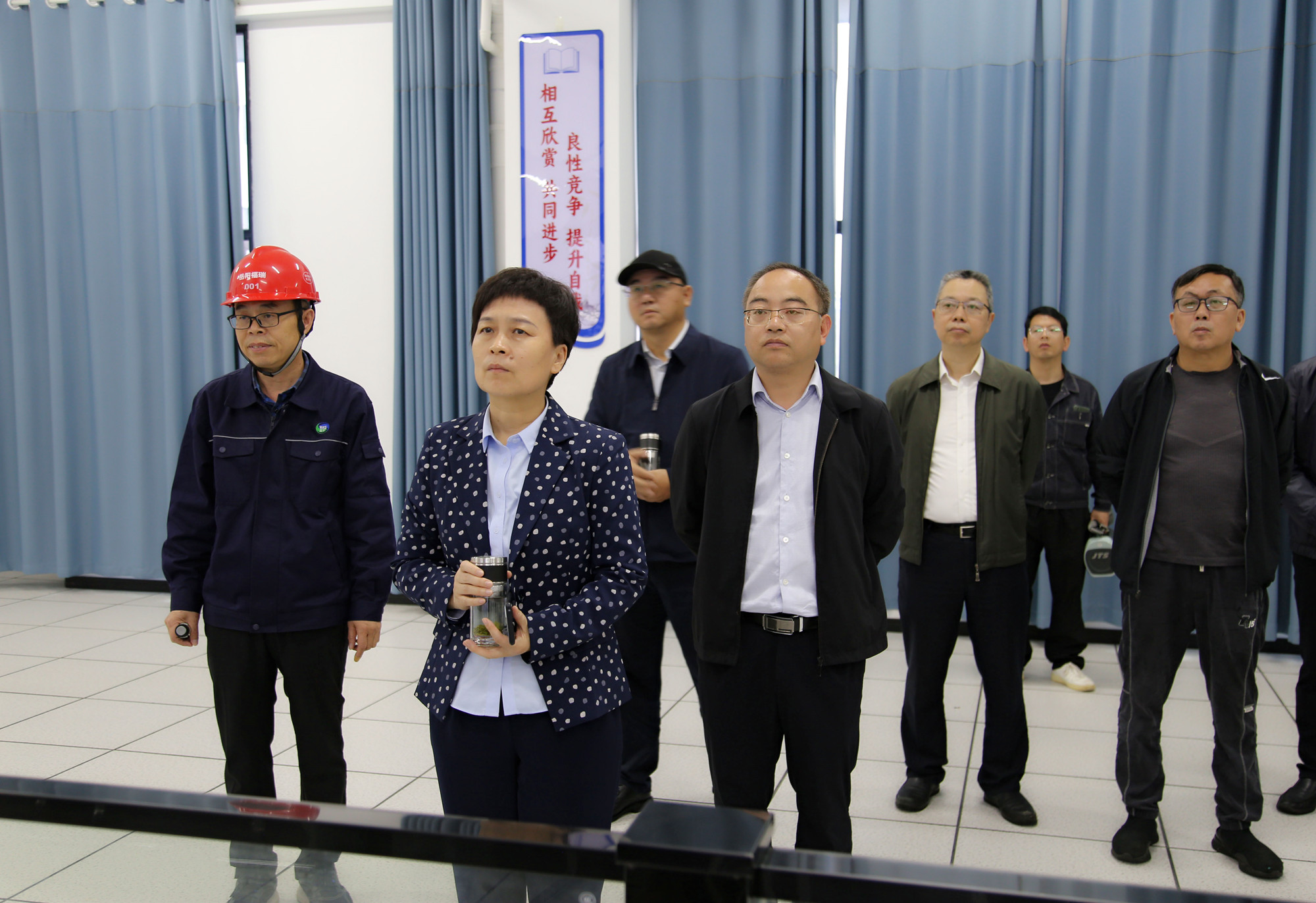 4.19市长，海南工信厅调研2_副本.jpg