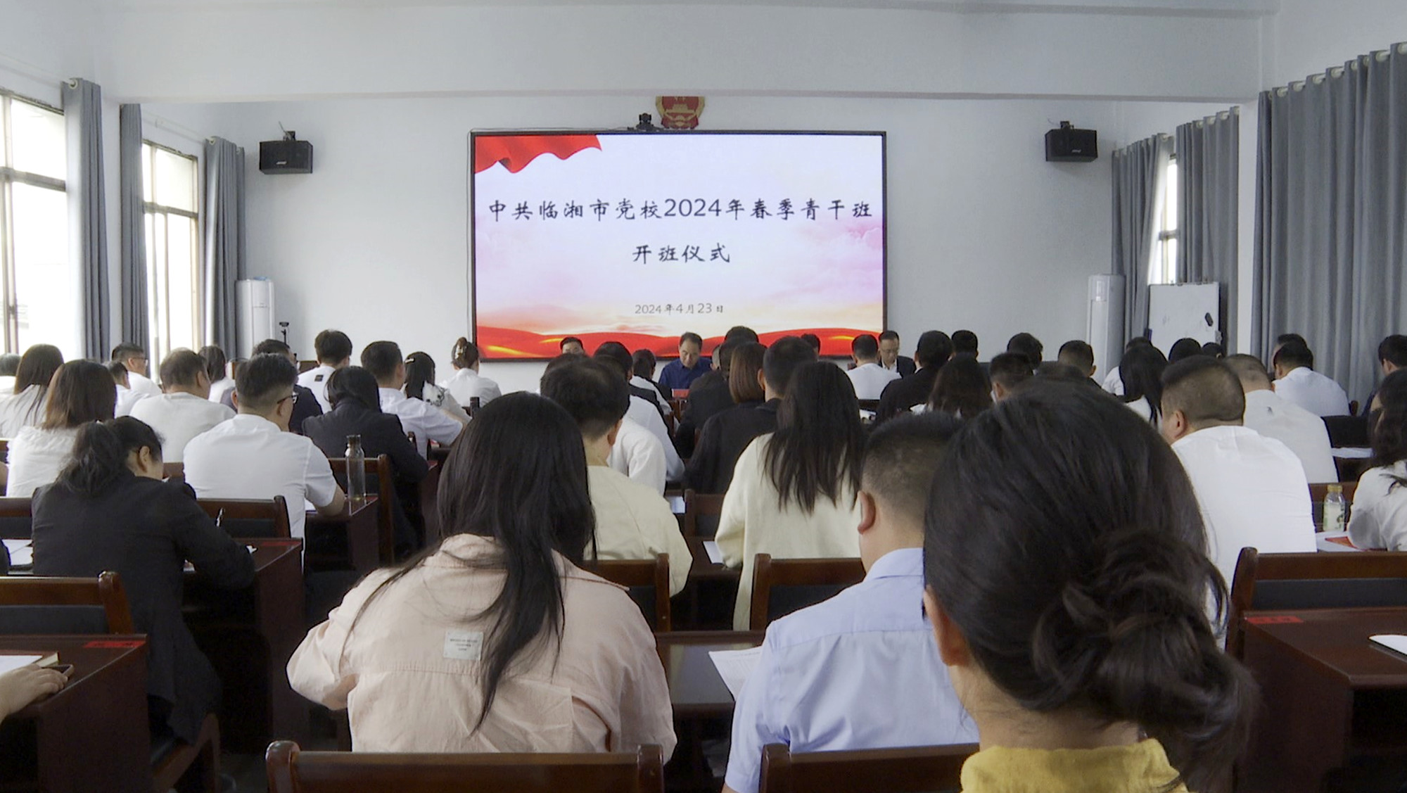 春季班开班002_副本.jpg 春季班开班002_副本.jpg