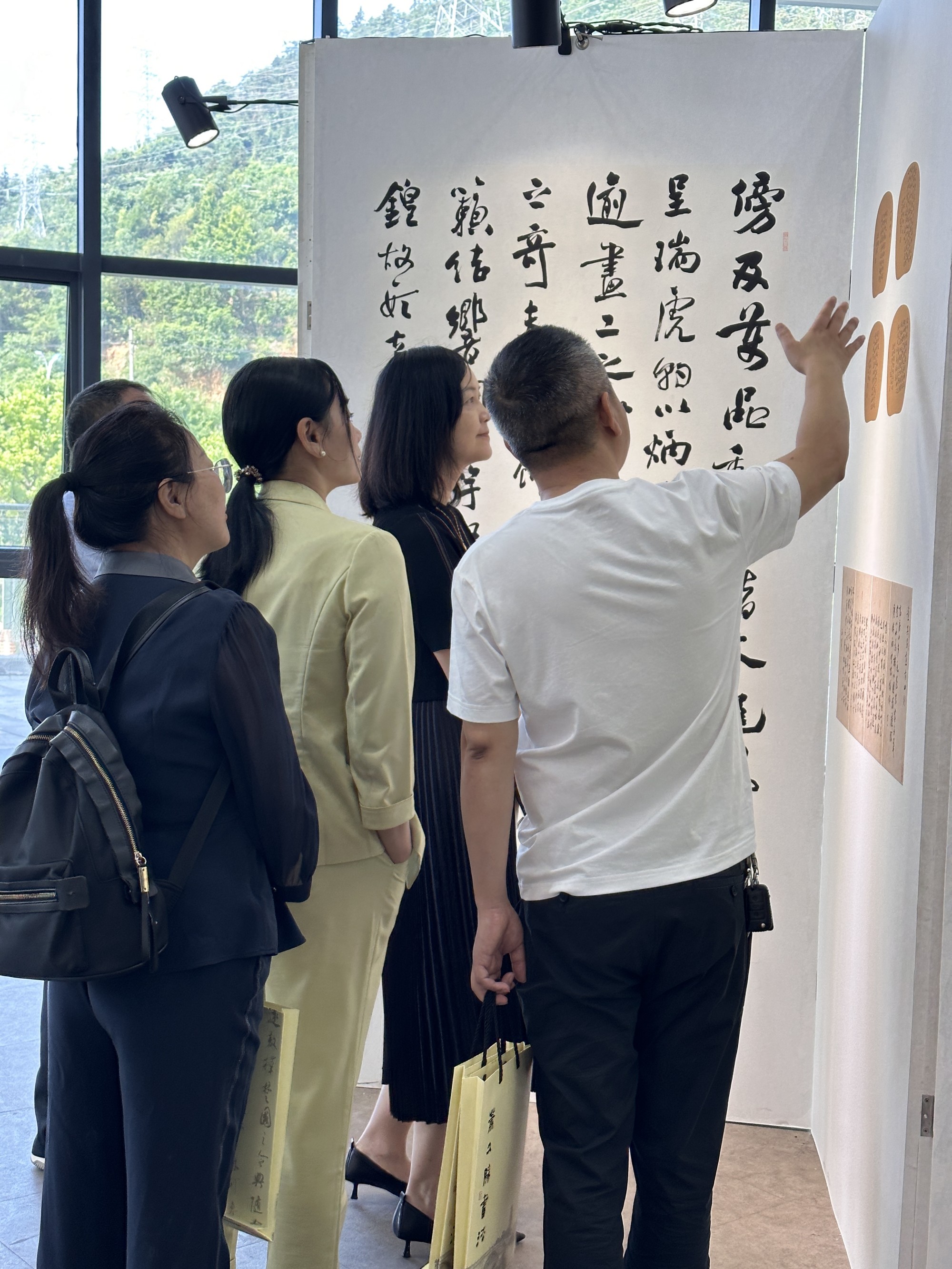 微信图片_20240607181158_副本.jpg