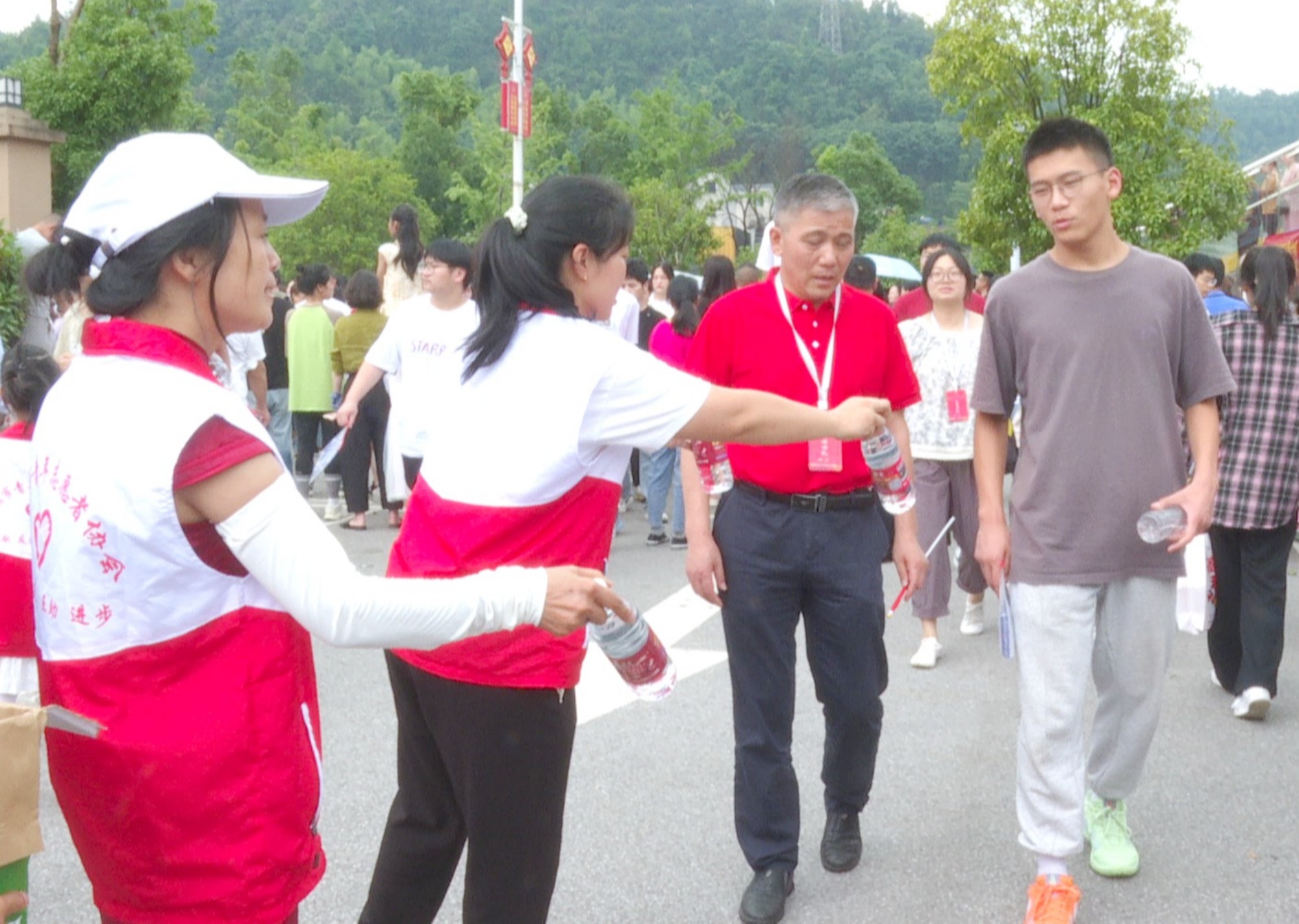 爱心护考3_副本.jpg 爱心护考3_副本.jpg