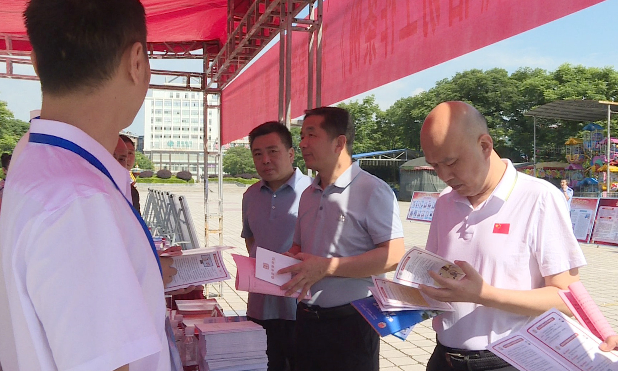 信访005_副本.jpg 信访005_副本.jpg