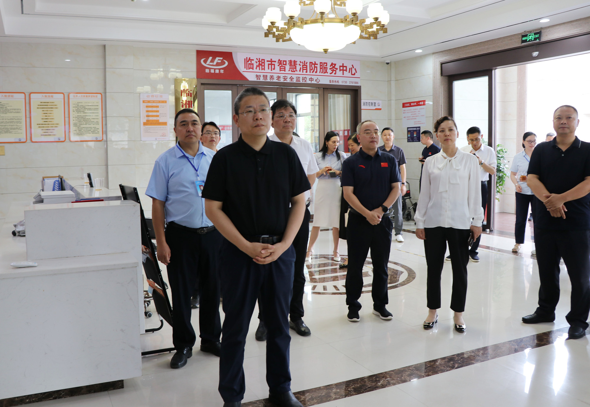 6.17市长 民政部养老服务司来临调研1_副本.jpg