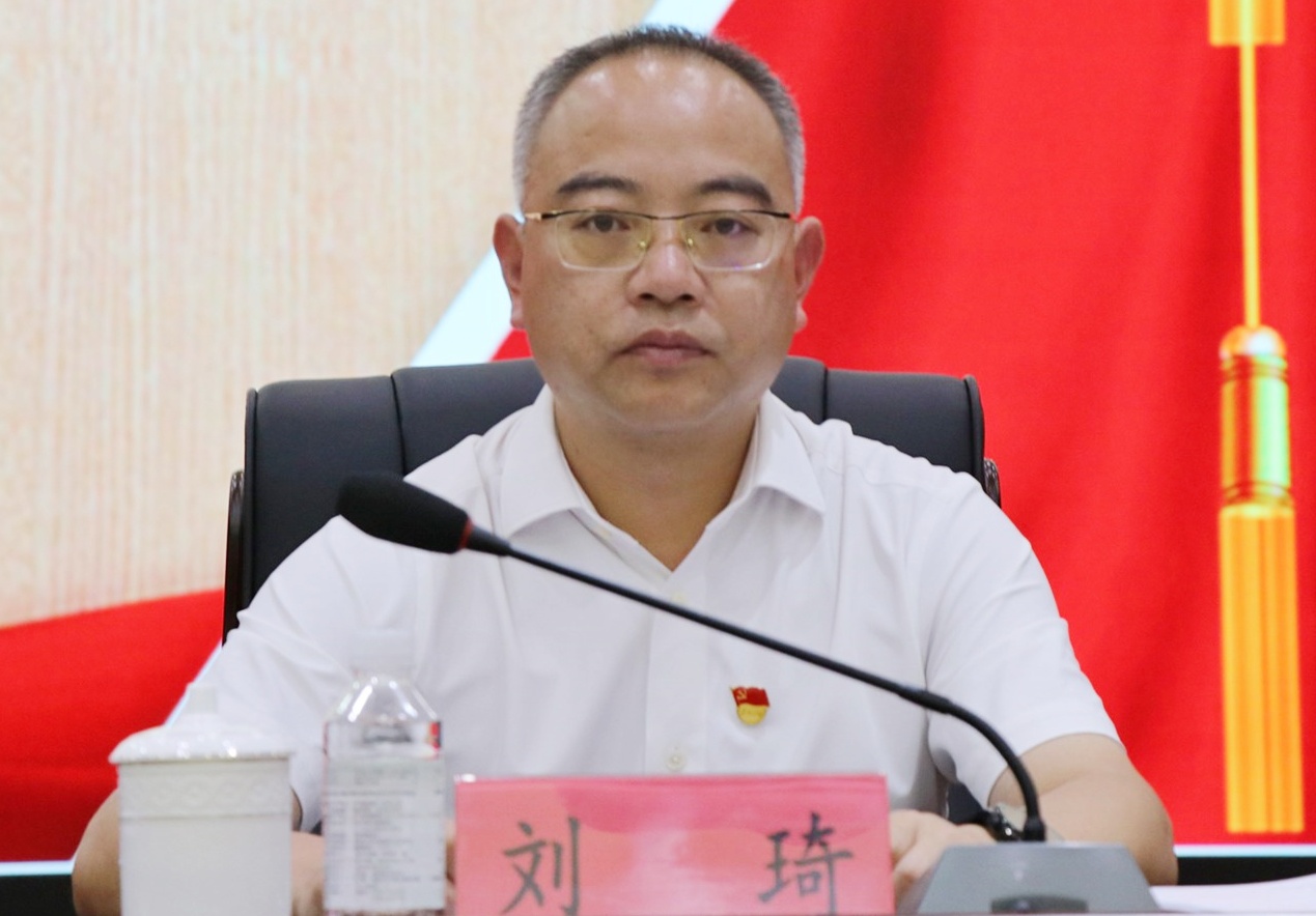 刘琦.jpg 刘琦.jpg