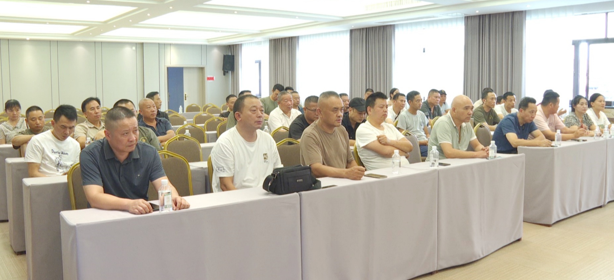 大地飞鹰007_副本.jpg 大地飞鹰007_副本.jpg