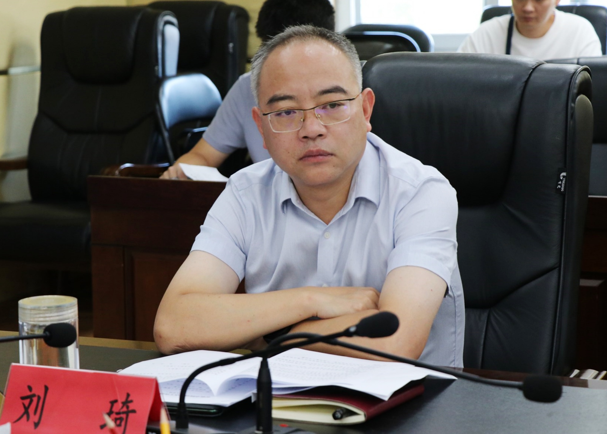 书记桃矿.jpg2.jpg