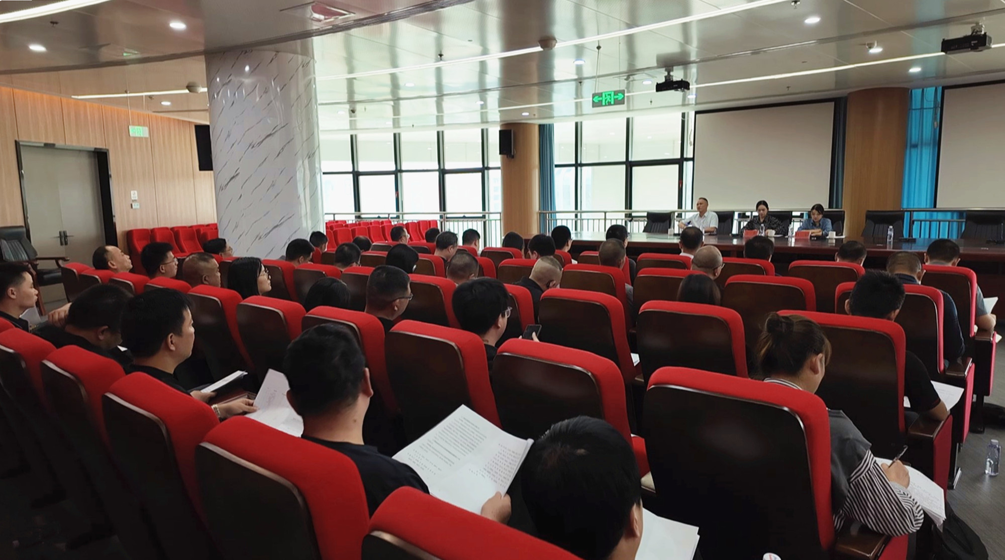 数据局004_副本.jpg 数据局004_副本.jpg