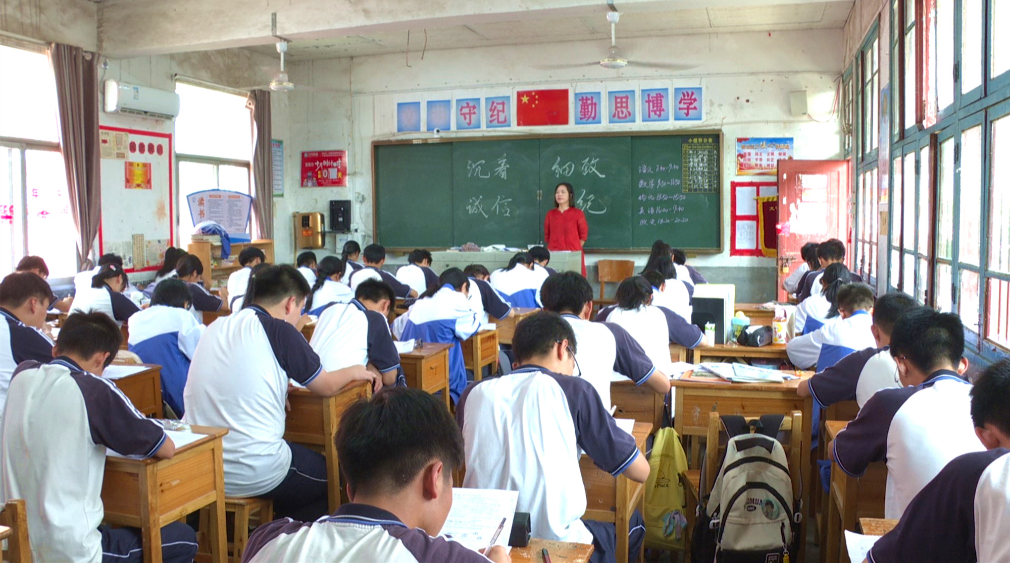 纯湖工匠杨琳琳001_副本.jpg