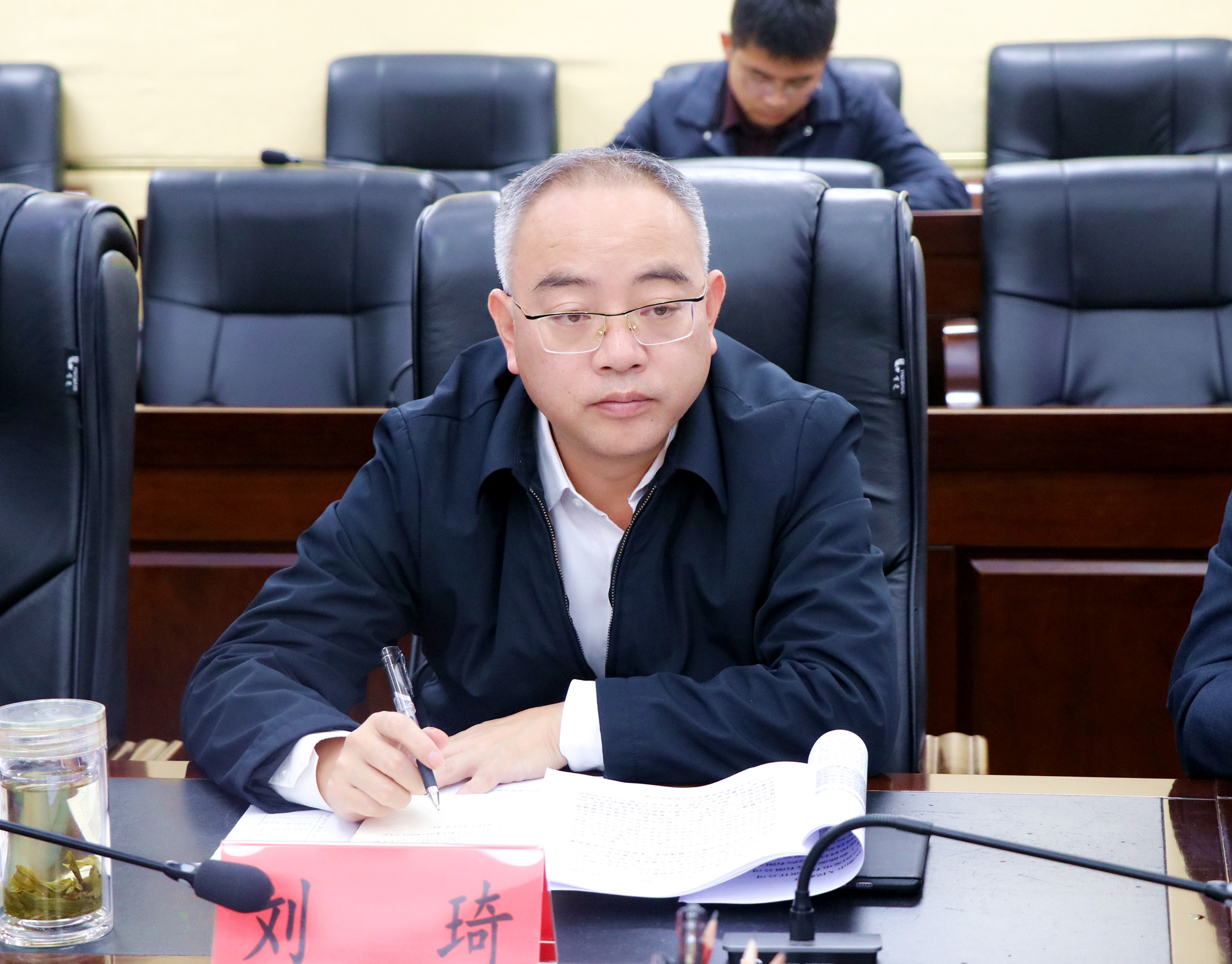 微信图片_20241021124845_10.21书记市长 与客商洽谈（华能电厂）副本.jpg