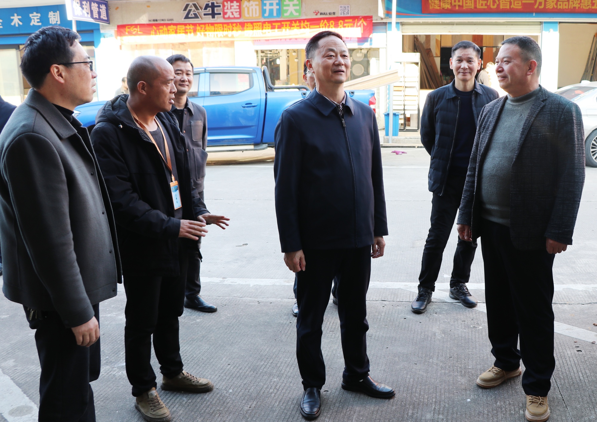 书记调研.jpg 书记调研.jpg