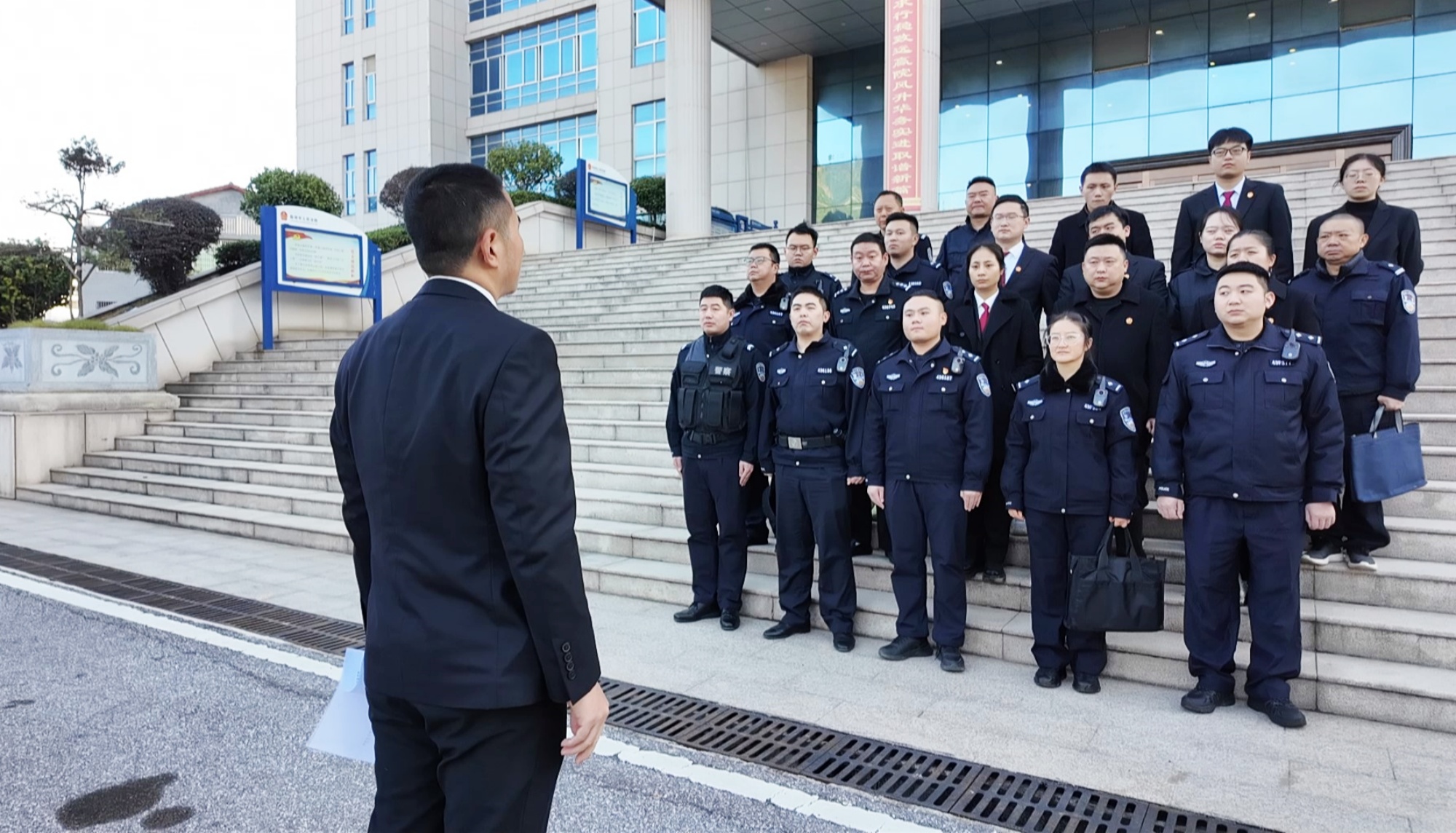 法院执行_副本.jpg 法院执行_副本.jpg