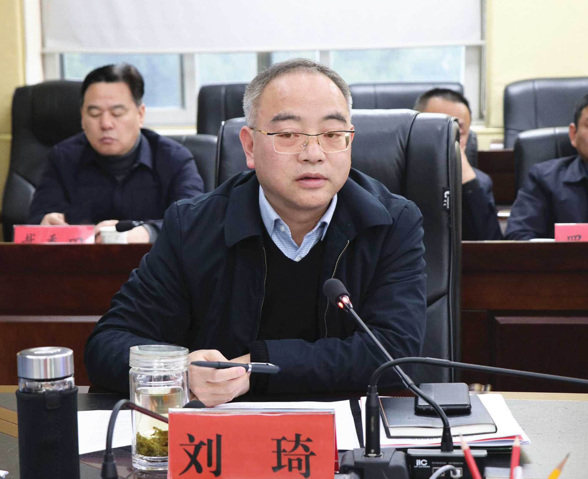 1211王文华主持召开全市重点项目建设工作调度会 刘琦出席2_副本.jpg