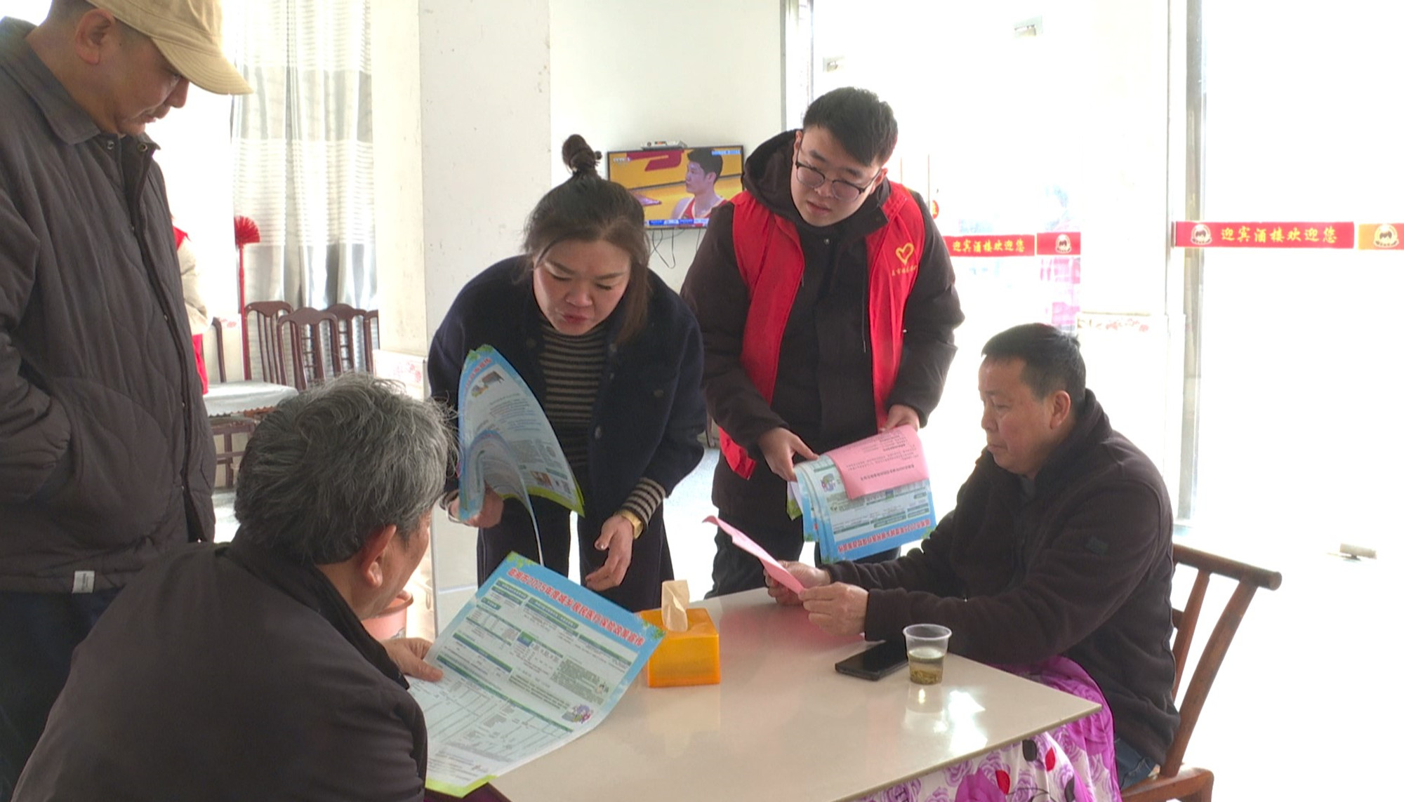 聂市镇敲门行动005_副本.jpg 聂市镇敲门行动005_副本.jpg