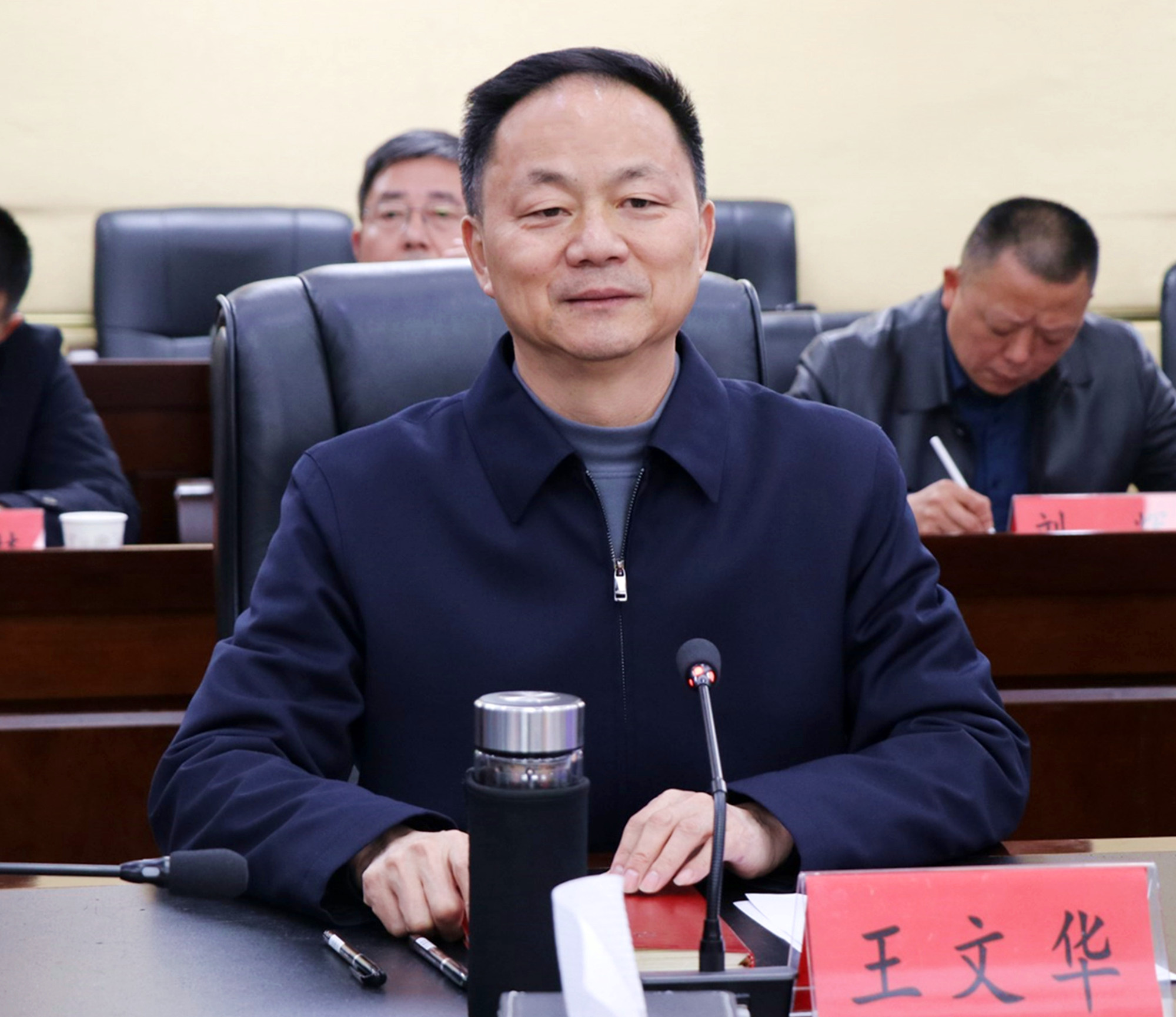 IMG_1237_副本12.17书记 与客商洽谈（葛洲坝集团）.jpg