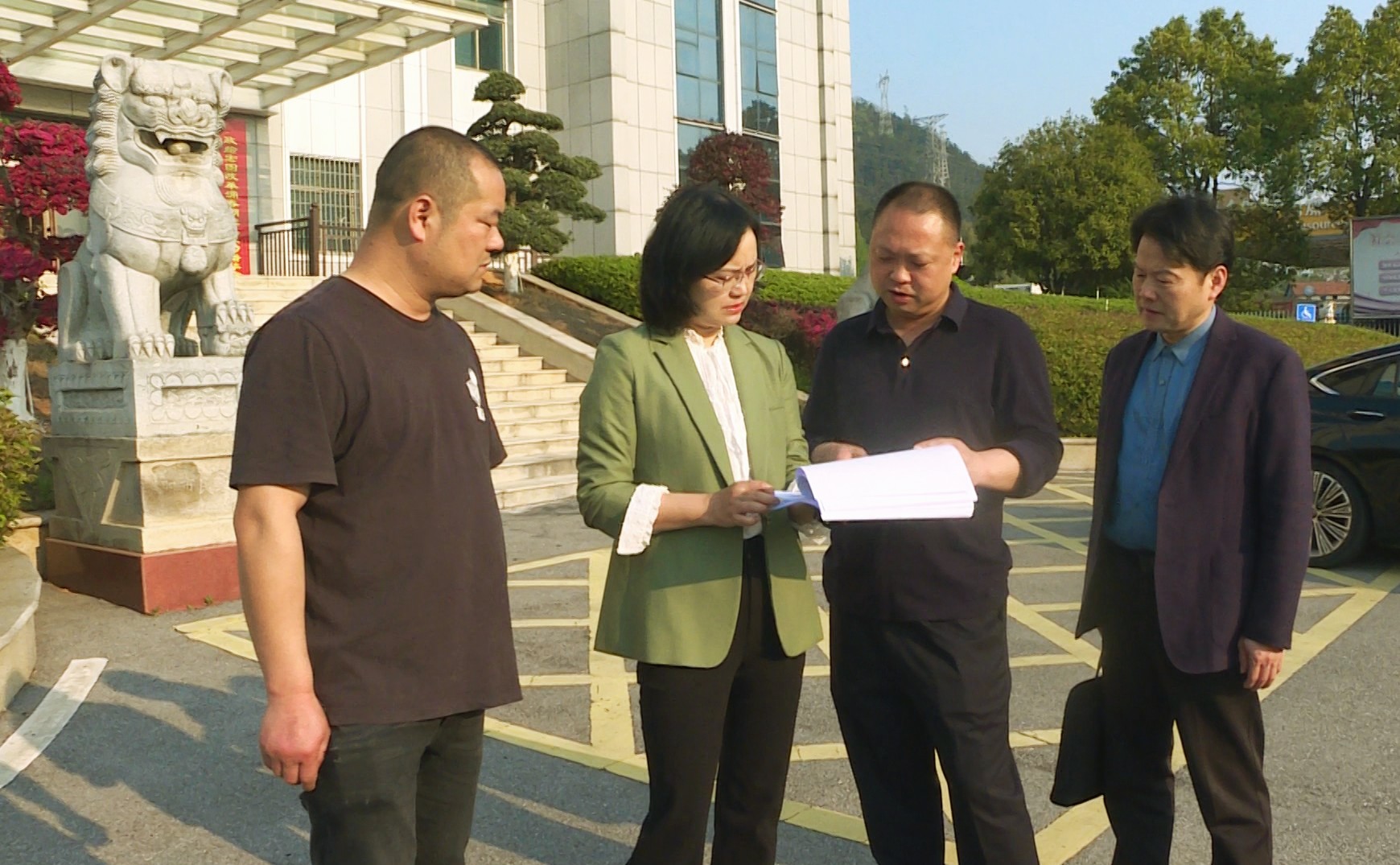 市领导调研巡视反馈违建墓地整改情况01.jpg