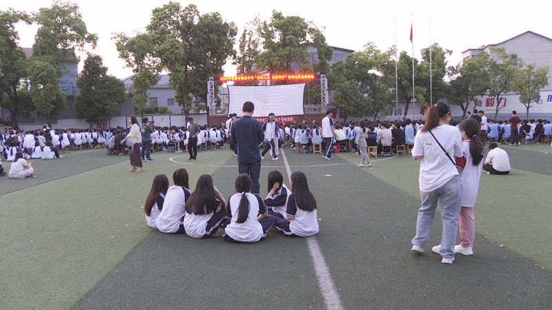 0411禁毒电影进校园 无毒青春伴我行_副本.jpg