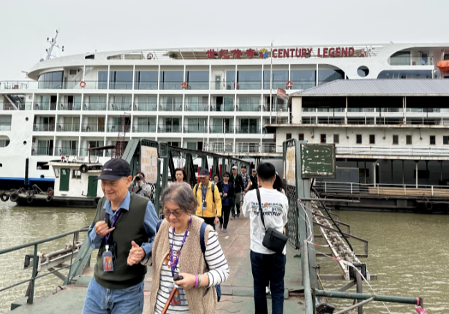 360名游客在城陵矶港开启“岳阳游”